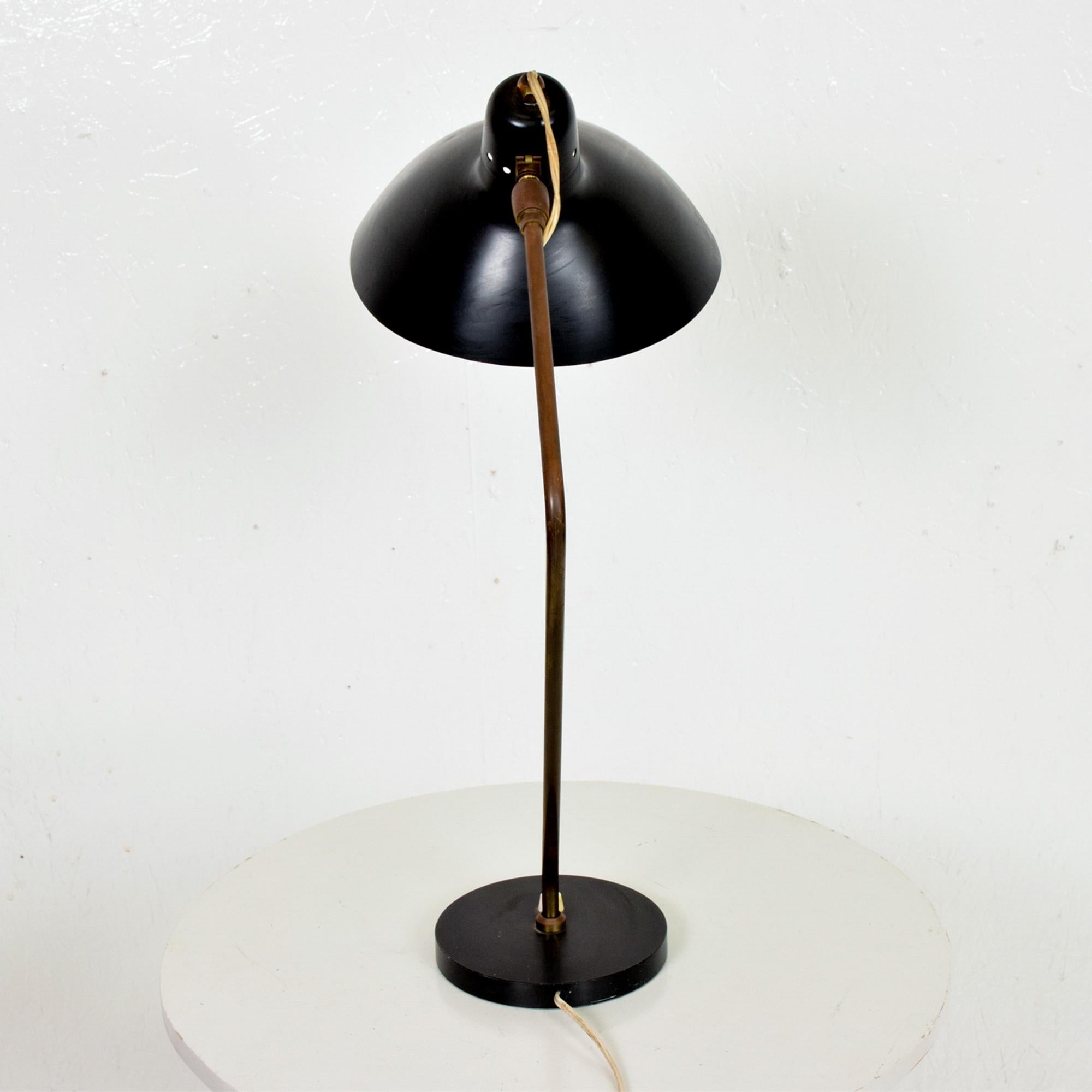 Vittoriano Vigano French Table Desk Lamp Black & Brass Serge Mouille France 1950 In Good Condition In Chula Vista, CA