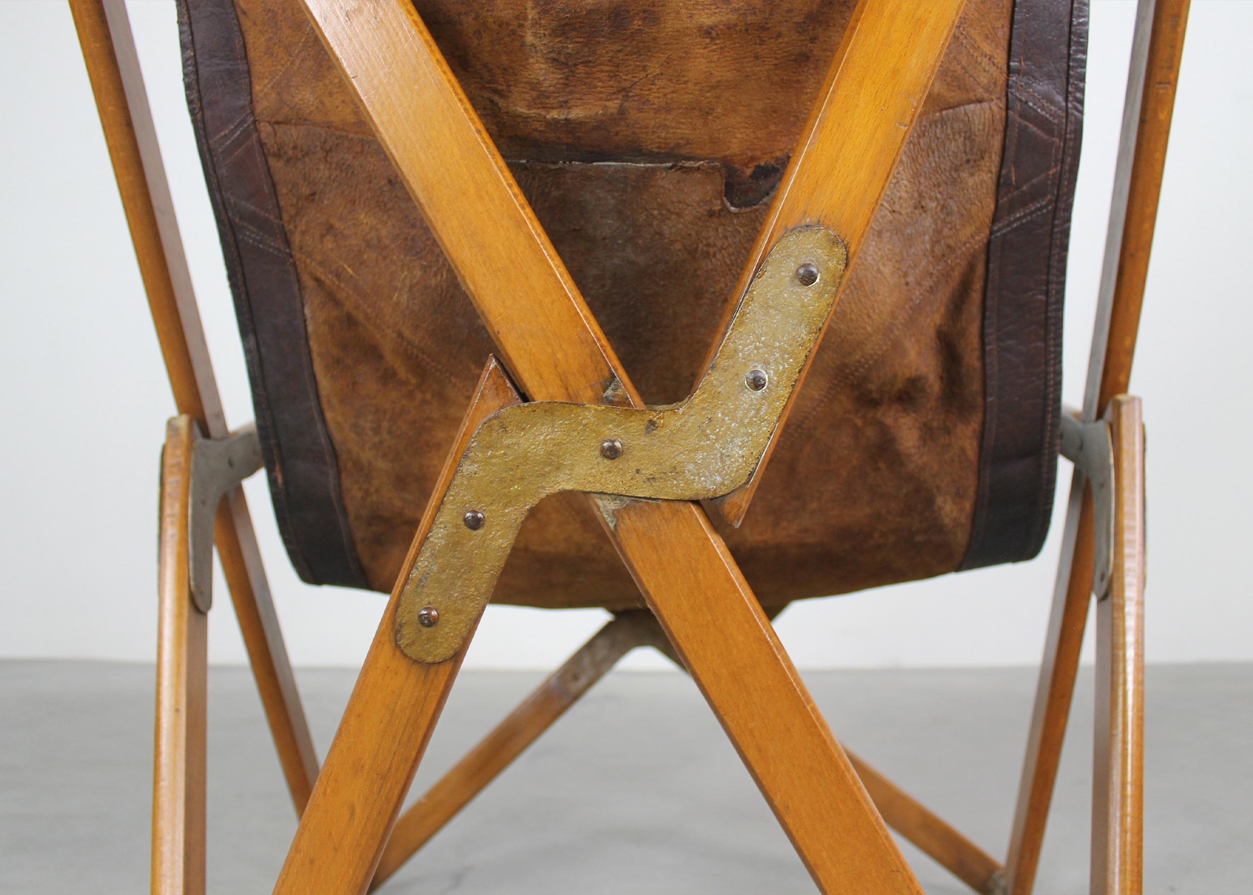 Mid-20th Century Tripolina Folding Chair in Wood and Leather by Paolo Vigano 1930s 