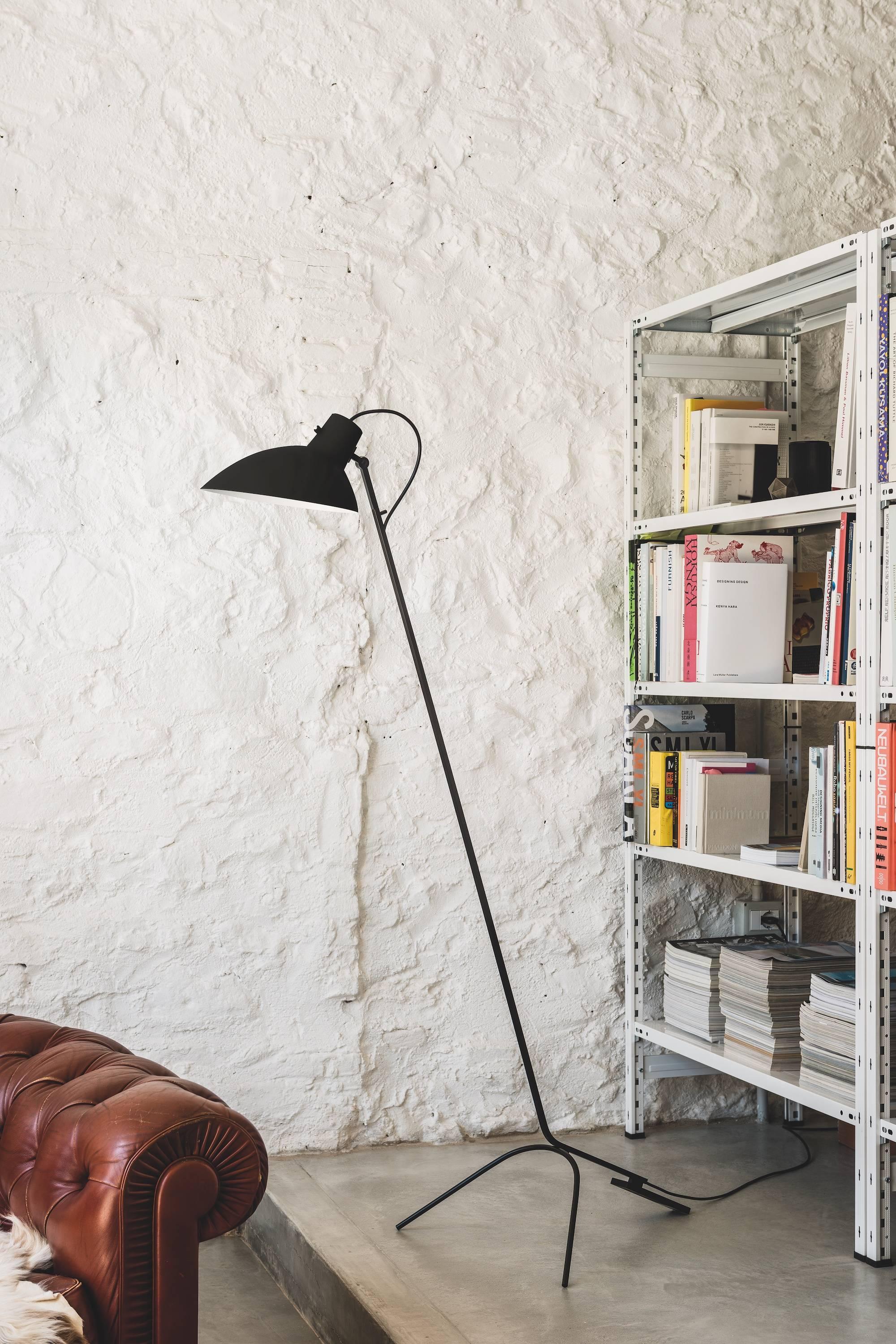 Mid-Century Modern Lampadaire 'VV Cinquanta' de Vittoriano Viganò en noir pour Astep en vente