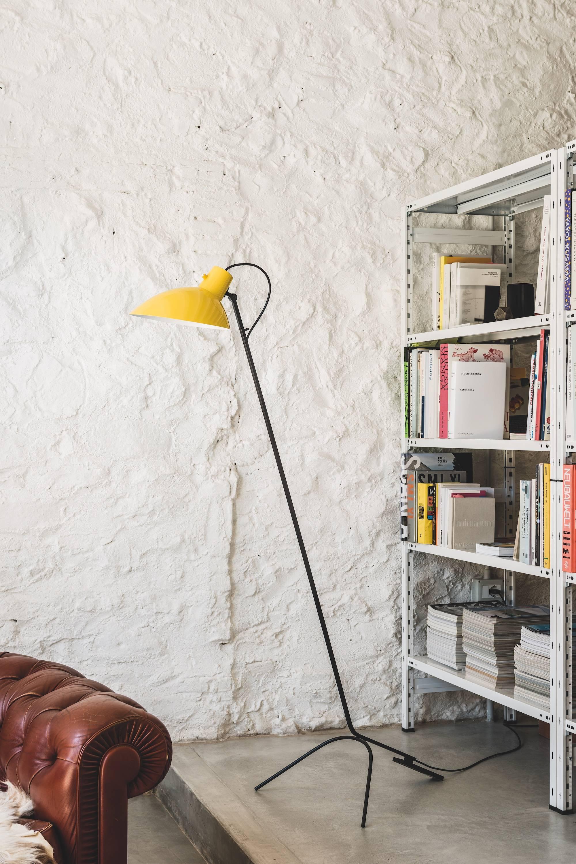 Vittoriano Viganò 'VV Cinquanta' floor lamp in yellow for Astep. Viganò was the art director of Arteluce, the company founded by his creative partner Gino Sarfatti, and the visor was one of his most celebrated designs. This is a professionally