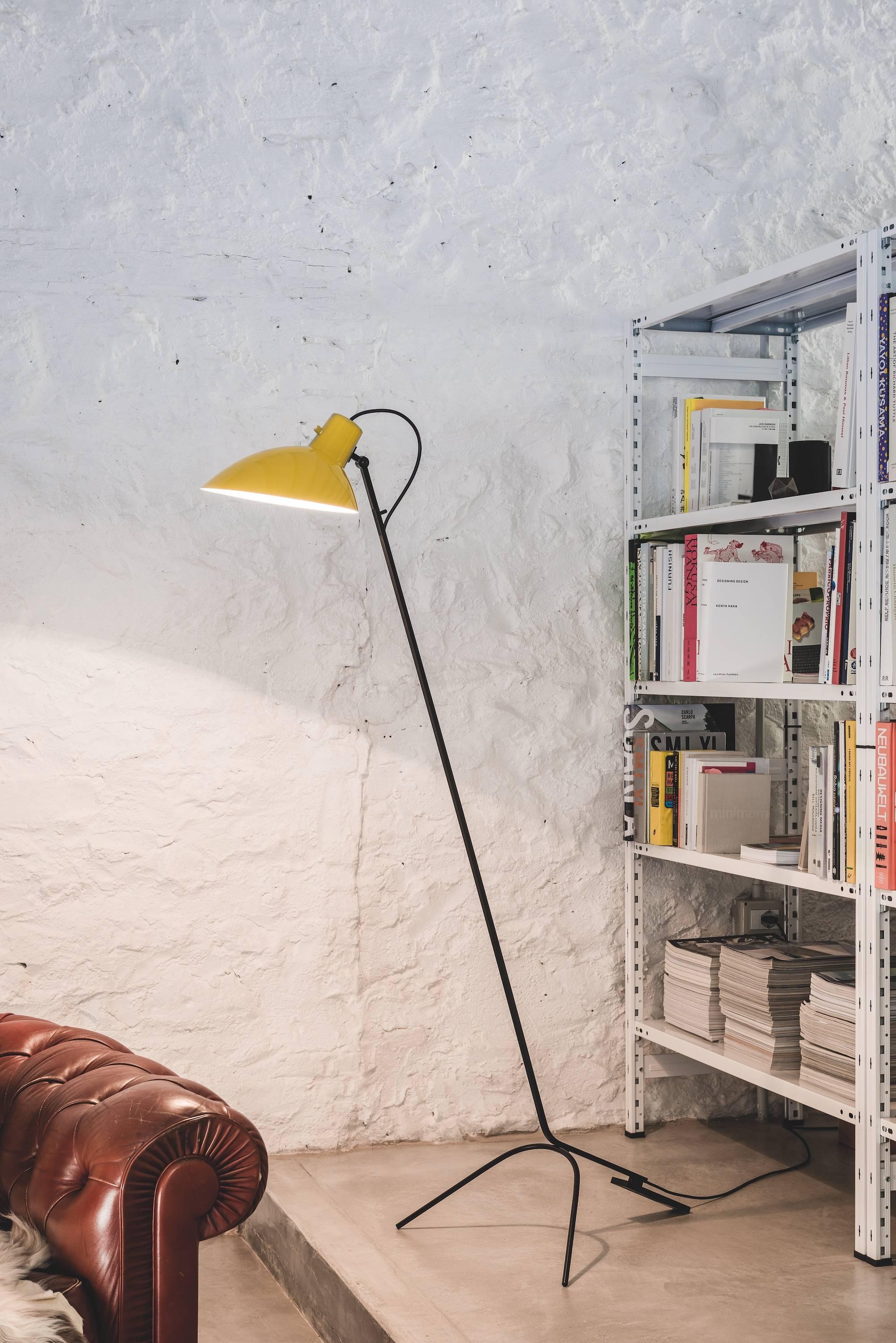 Mid-Century Modern Lampadaire 'VV Cinquanta' de Vittoriano Viganò en jaune pour Astep en vente