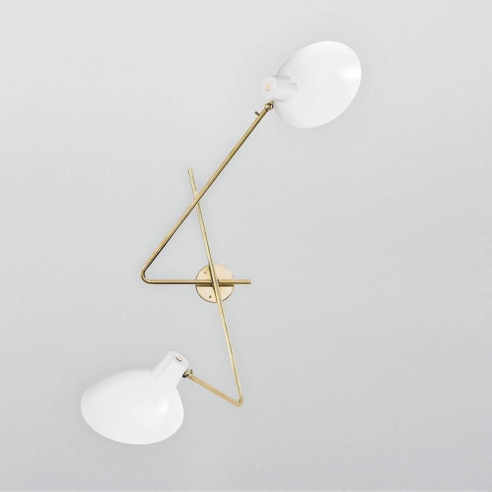 Vittoriano Viganò 'VV Cinquanta' wall lamp in white for Astep. Viganò was the art director of Arteluce, the company founded by his creative partner Gino Sarfatti, and the visor was one of his most celebrated design series. Designed in 1951, this is