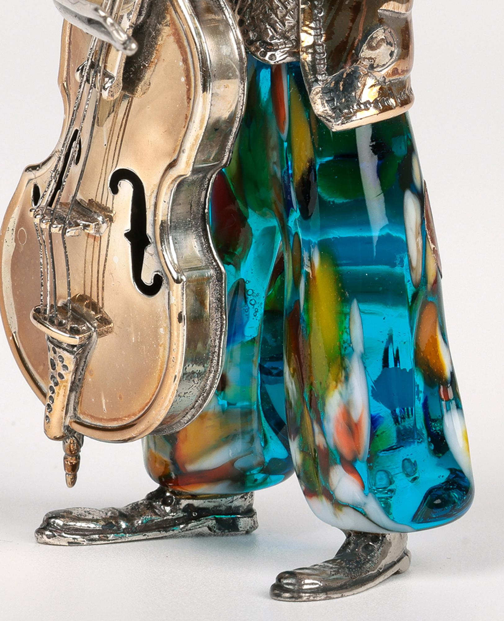 italien Vittorio Angini Figure de clown jouant du Cello, en Murano, montée sur argent en vente
