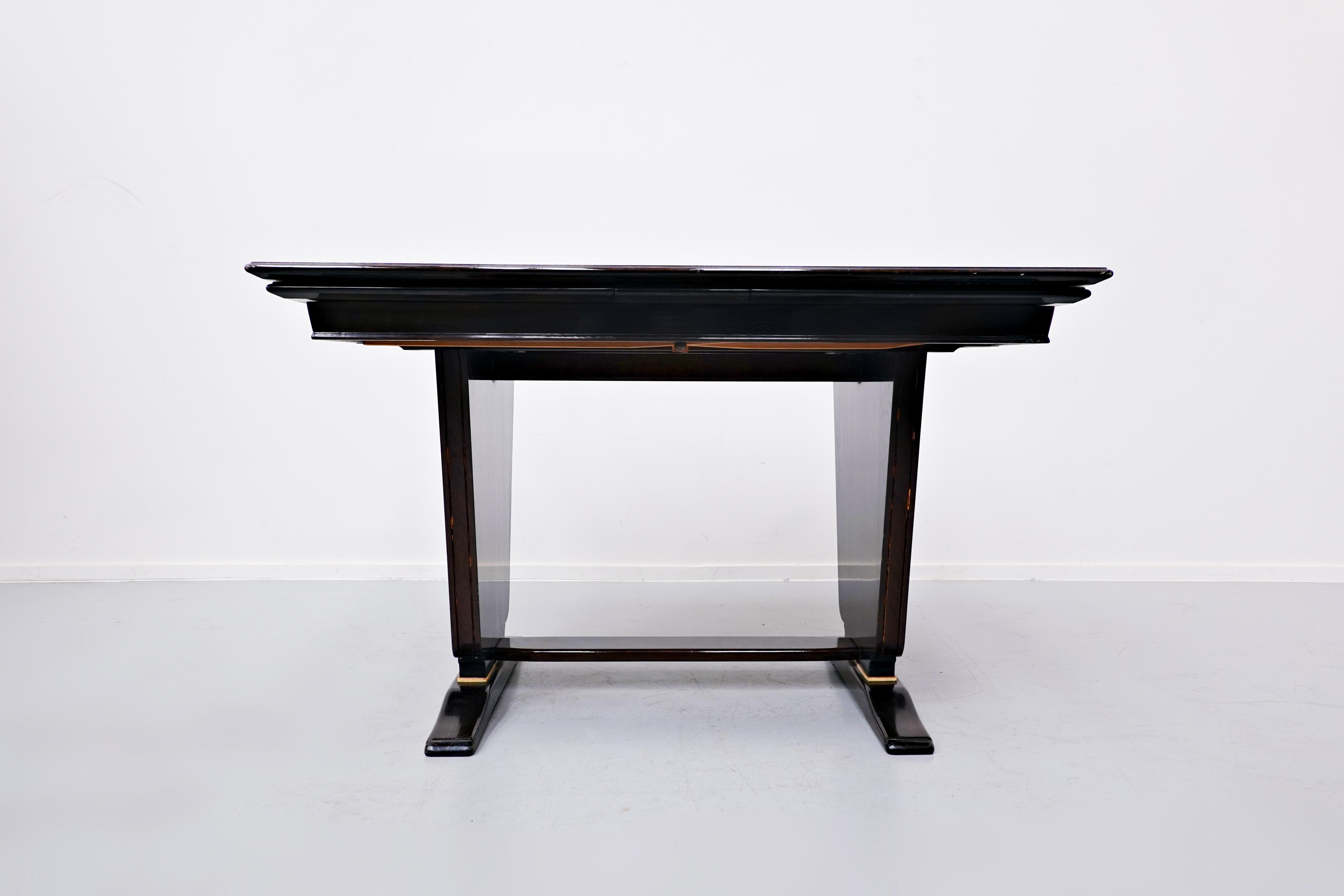 Mid-Century Modern Vittorio Dassi Extendable Dining Table - Italy 1950s In Good Condition For Sale In Brussels, BE