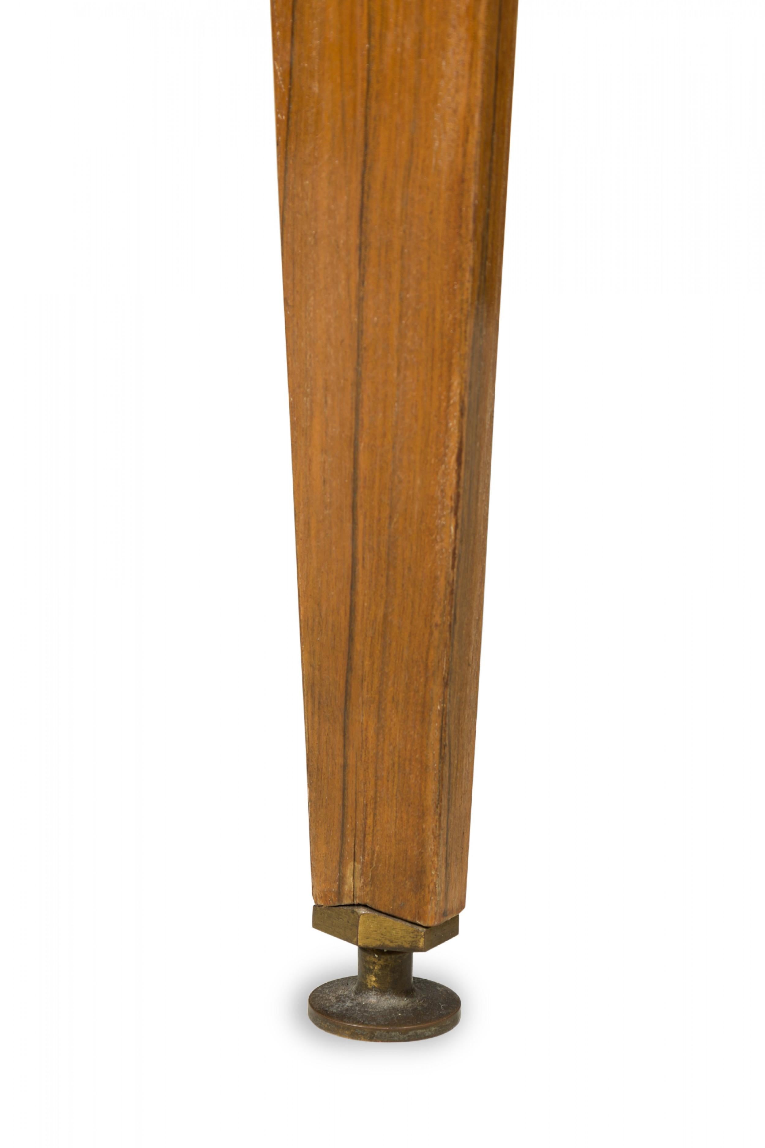 20ième siècle Coffre à 4 tiroirs Vittorio Dassi en bois fruitier et bronze, de style italien moderne du milieu du siècle dernier en vente