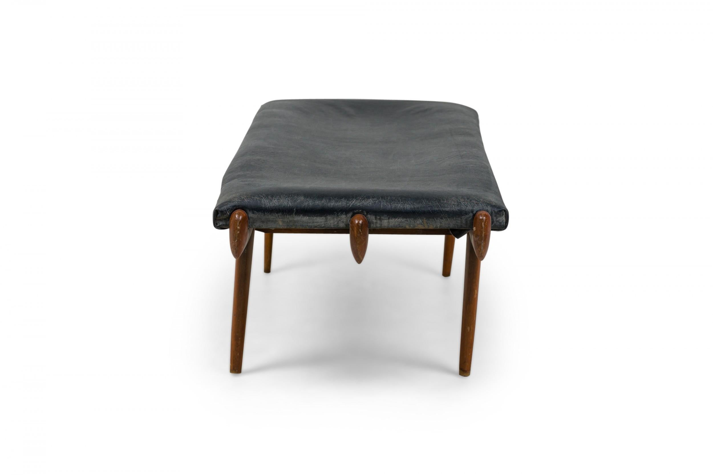 Mid-Century Modern Vittorio Dassi Italian Modern Walnut and Black Leather Upholstered Long Bench For Sale