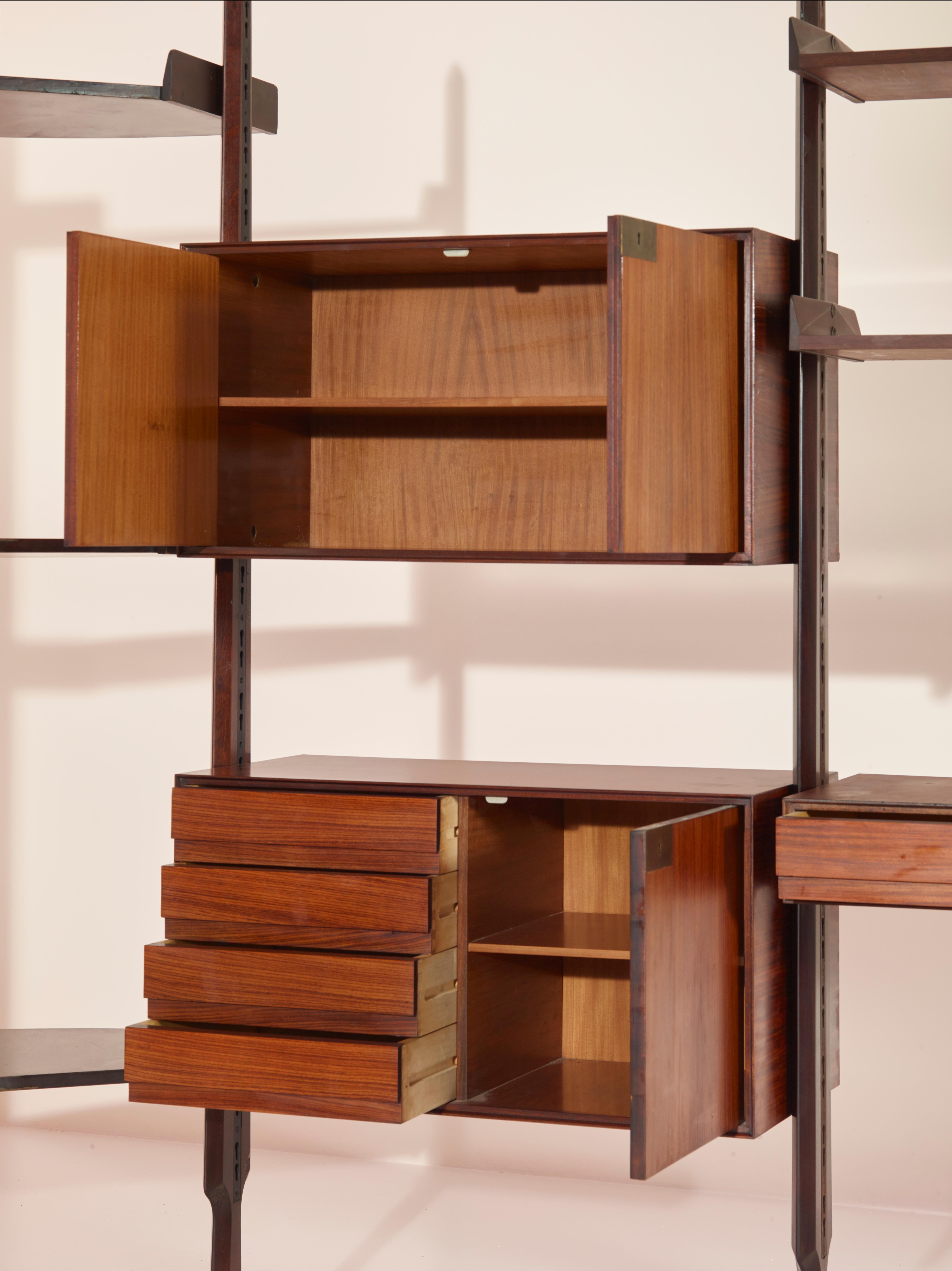 Mid-Century Modern Vittorio Dassi Large Teak Wall Unit with Shelves and Storage Units, Italy, 1950s