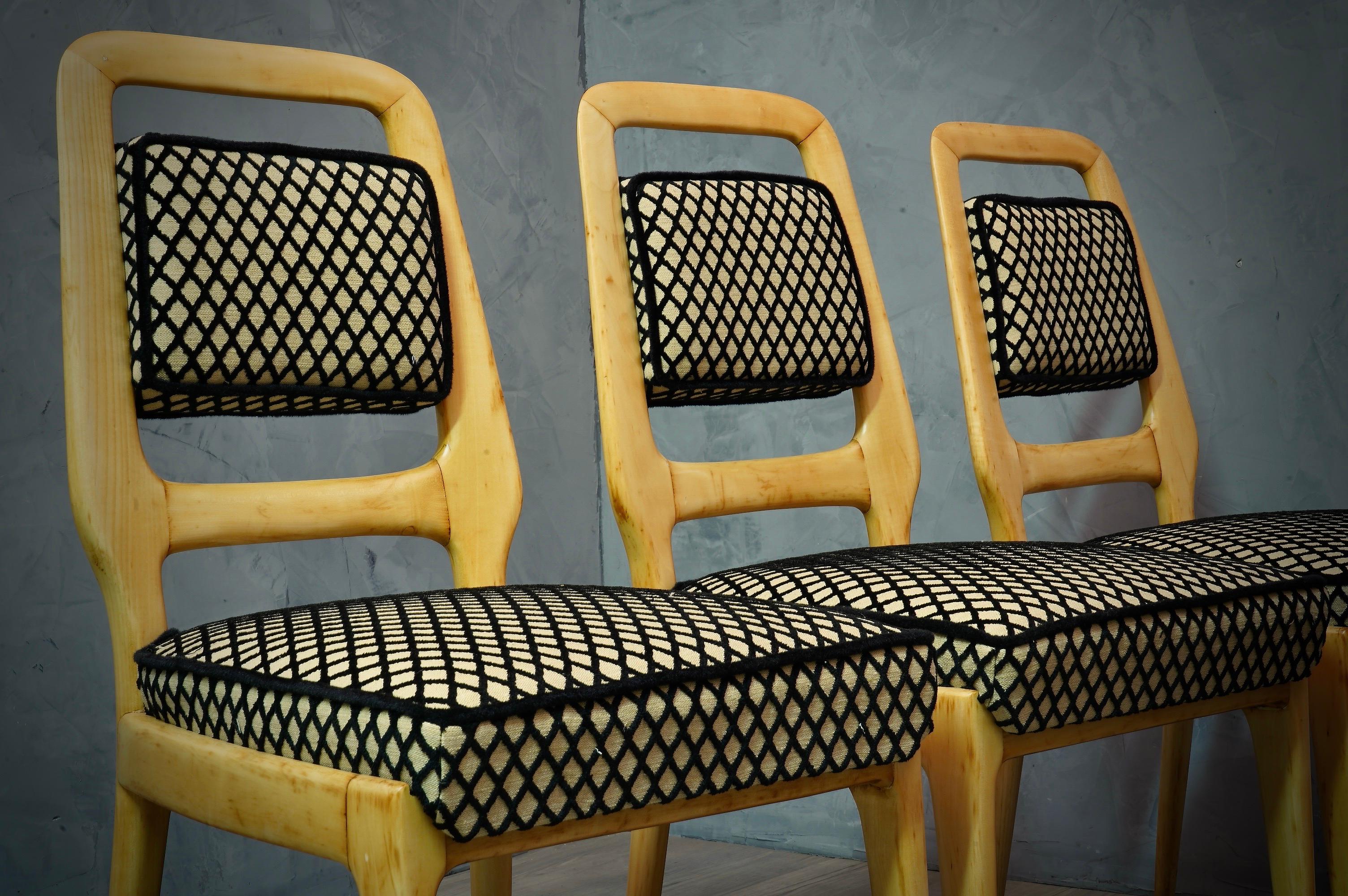 Mid-Century Modern Vittorio Dassi Maple Wood and Velvet Midcentury Dinning Chairs, 1950 For Sale