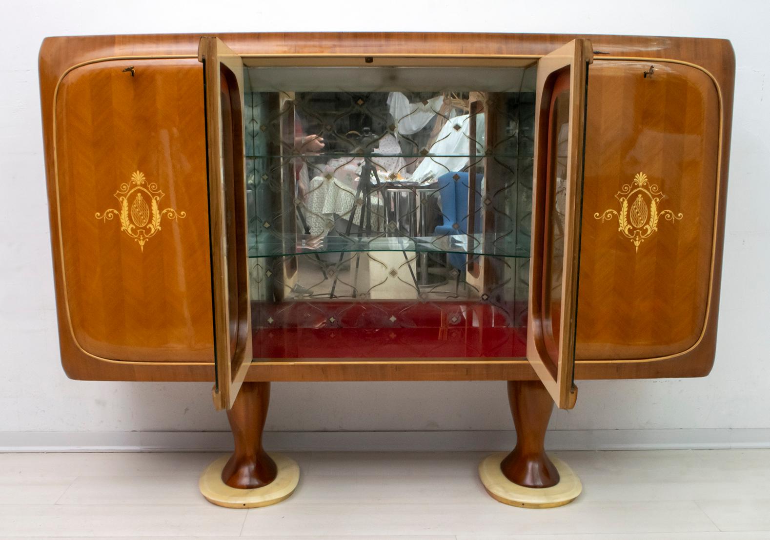 Vittorio Dassi Mid-Century Modern Italian Mahogany Cabinet Bar, 1950s For Sale 6