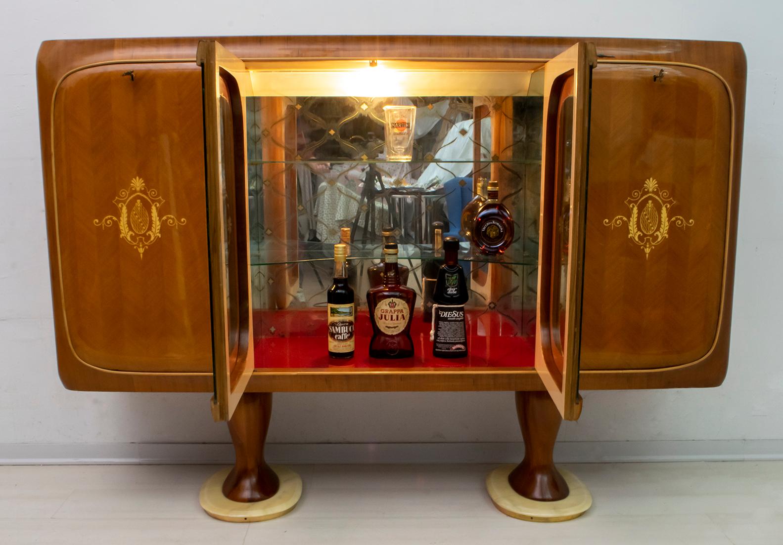 Vittorio Dassi Mid-Century Modern Italian Mahogany Cabinet Bar, 1950s For Sale 7