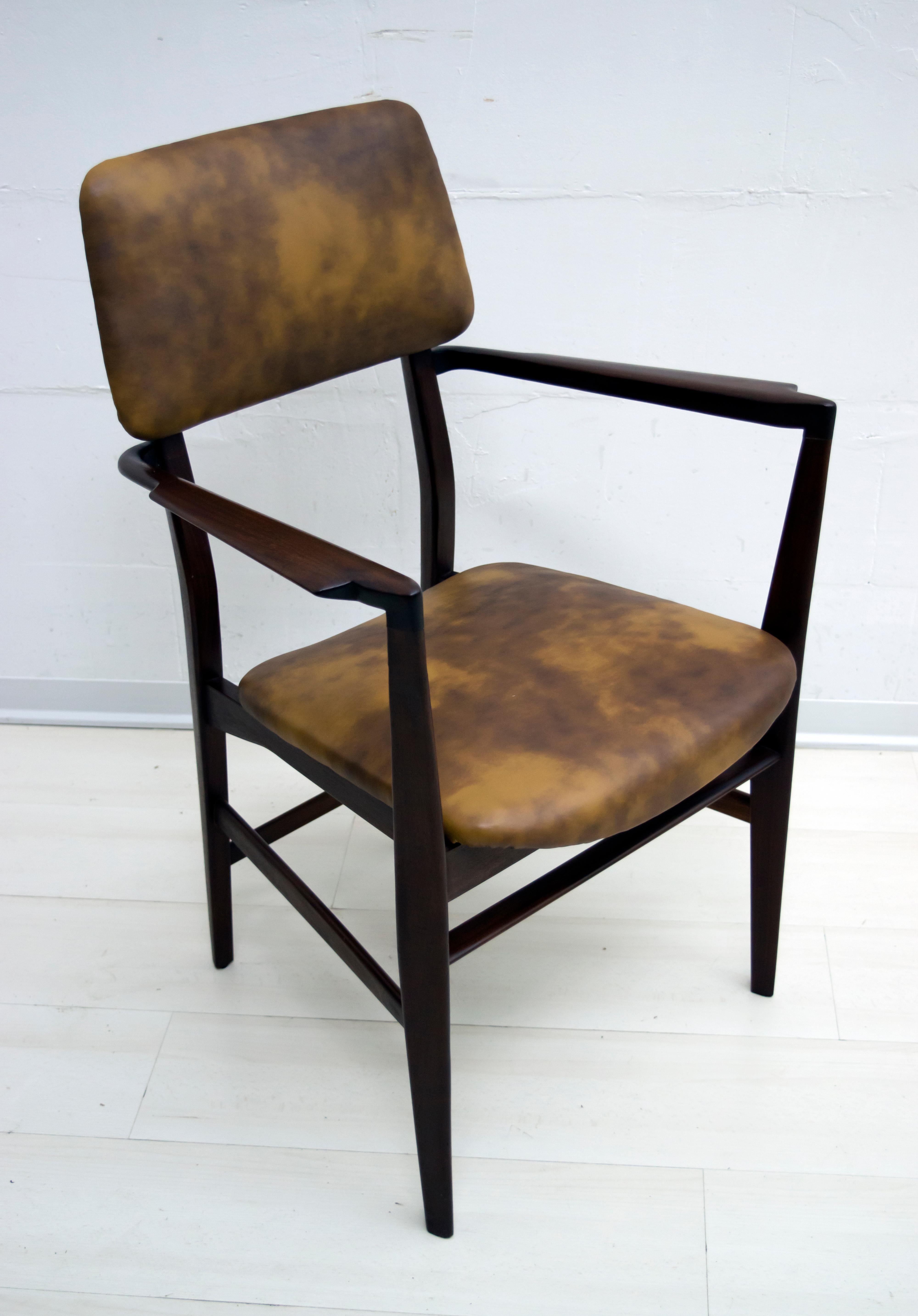 Vittorio Dassi Mid-Century Modern Italian Teakwood Writing Desk and Chair, 1950s For Sale 6