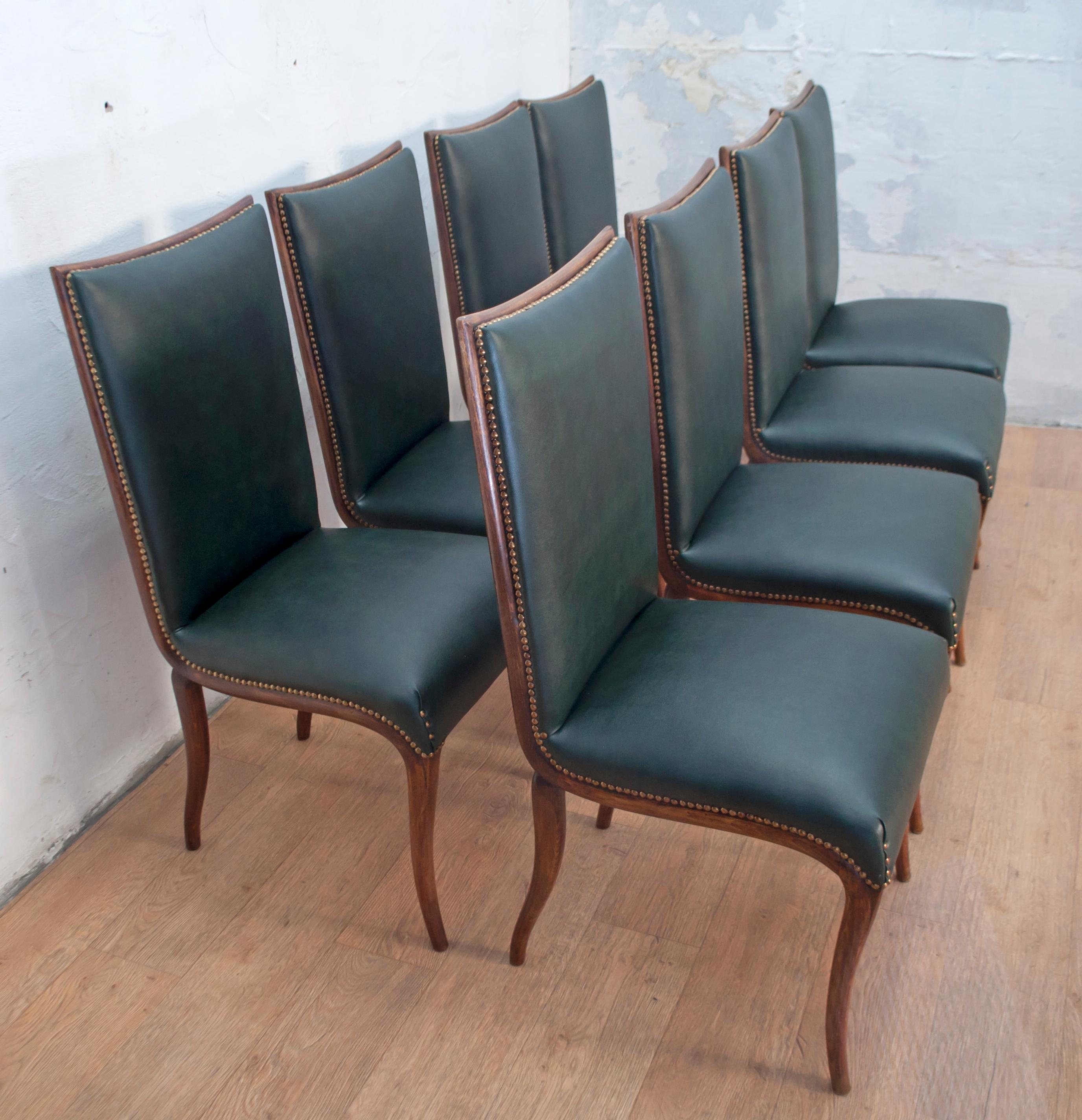 Vittorio Dassi Mid-Century Modern Italian Walnut Eight Dining Chairs, 1950s In Good Condition In Puglia, Puglia