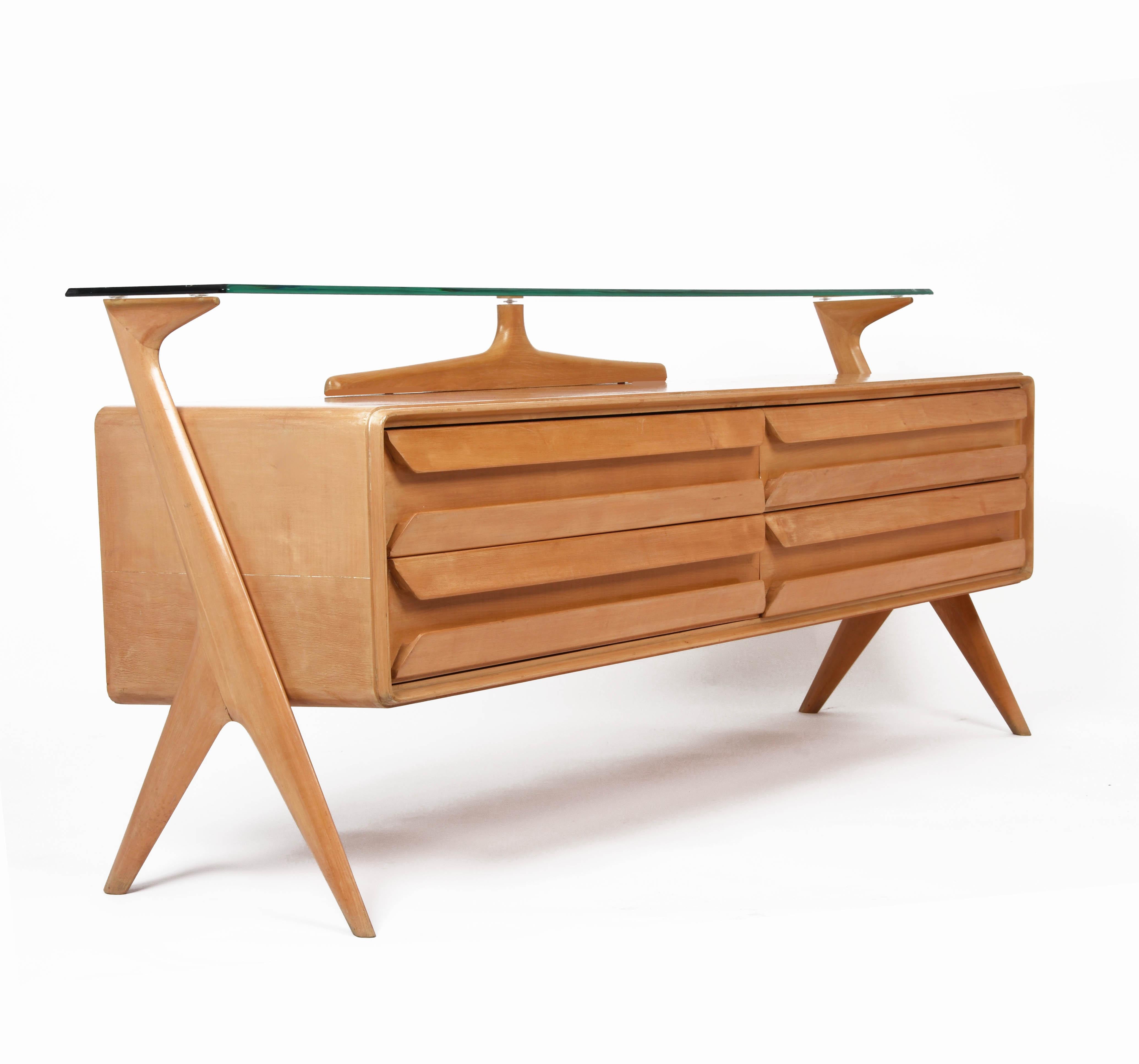 Vittorio Dassi Midcentury Italian Maple Wood Sideboard with Glass Shelf, 1950s 1