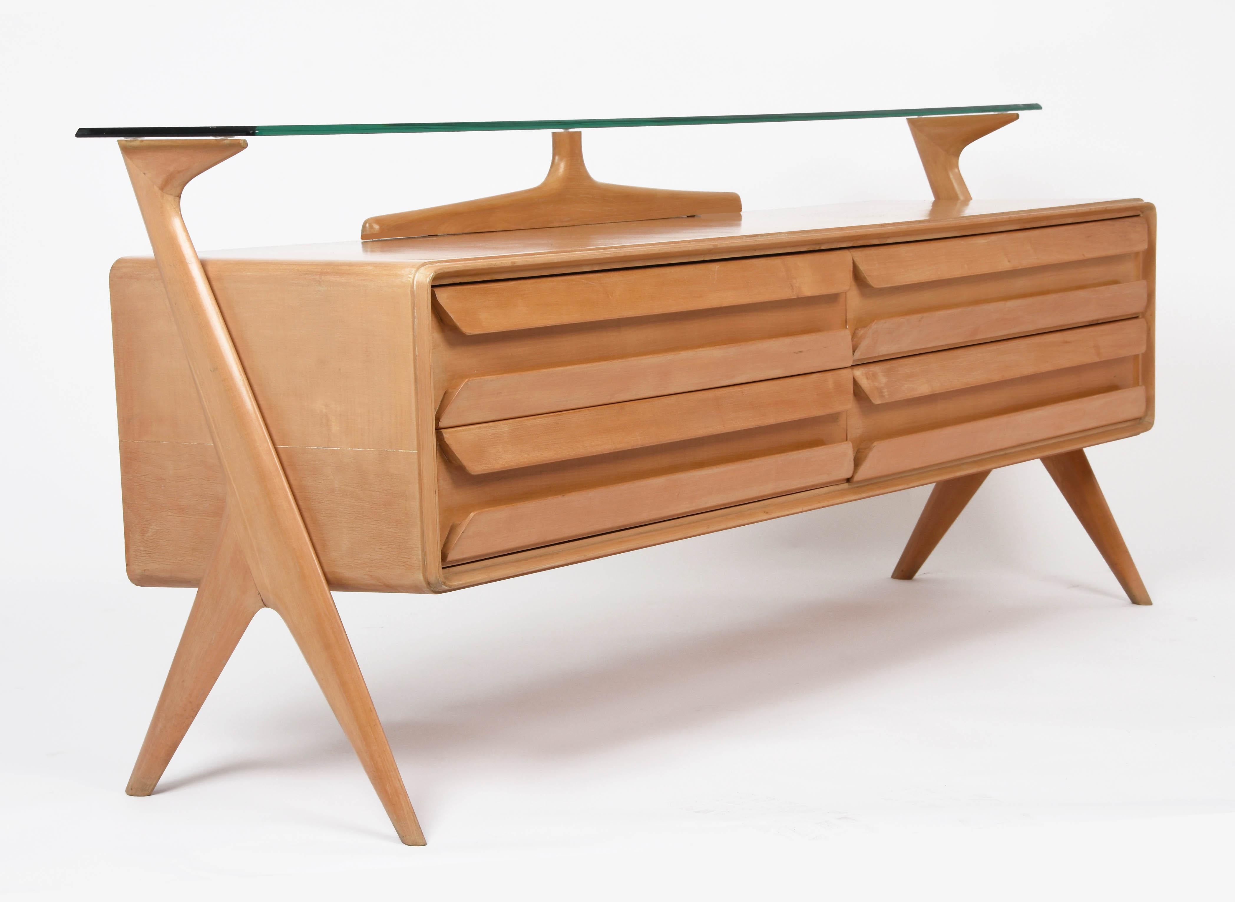 Vittorio Dassi Midcentury Italian Maple Wood Sideboard with Glass Shelf, 1950s 2