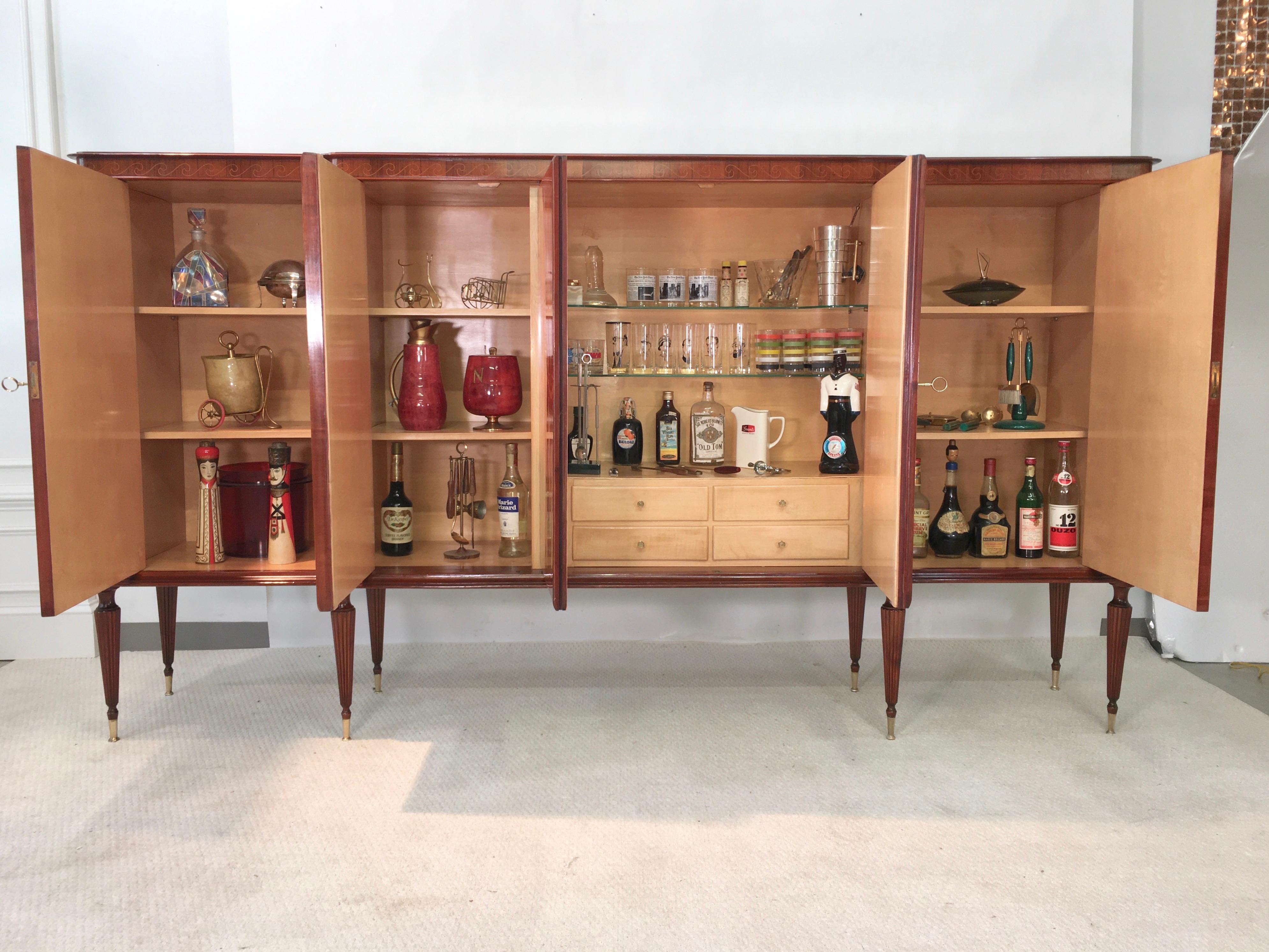 Bois de rose Vittorio Dassi Sideboard Bar Cabinet en vente