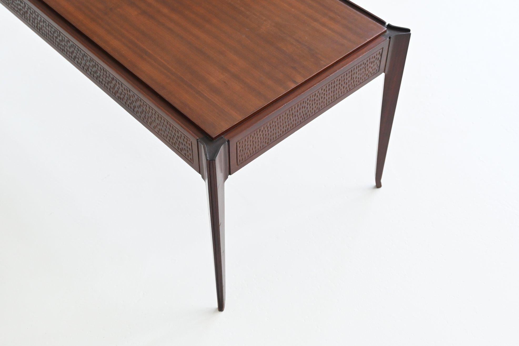 Italienischer Couchtisch im Vittorio Dassi-Stil aus Mahagoni, Italien 1960 im Angebot 7
