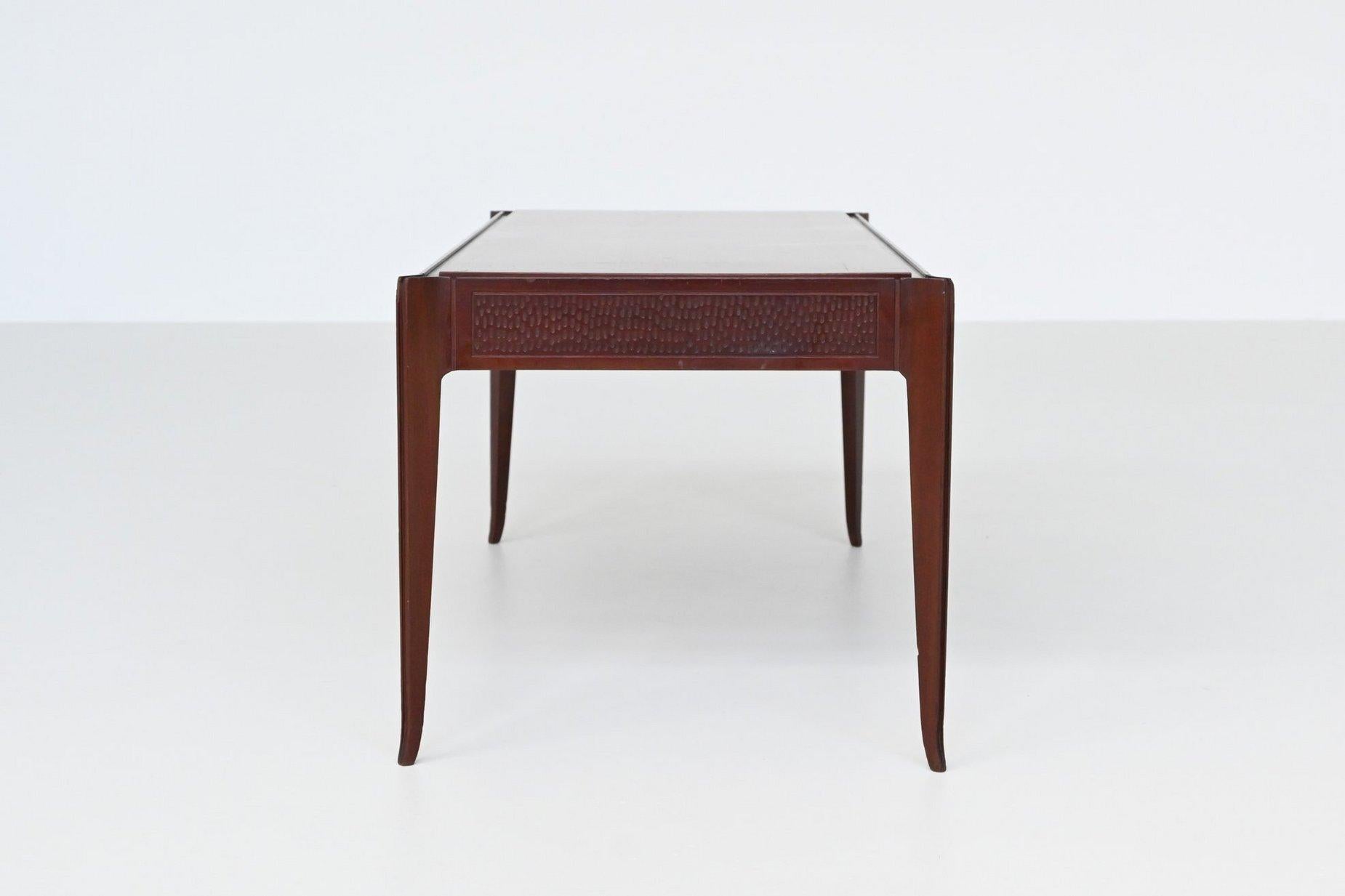 Vittorio Dassi style Italian coffee table in mahogany Italy 1960 For Sale 9