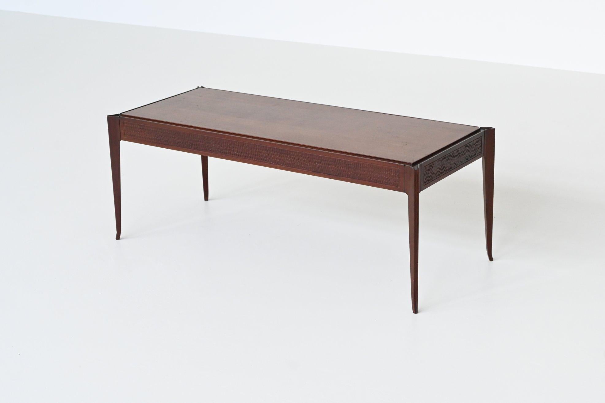Italienischer Couchtisch im Vittorio Dassi-Stil aus Mahagoni, Italien 1960 (Moderne der Mitte des Jahrhunderts) im Angebot
