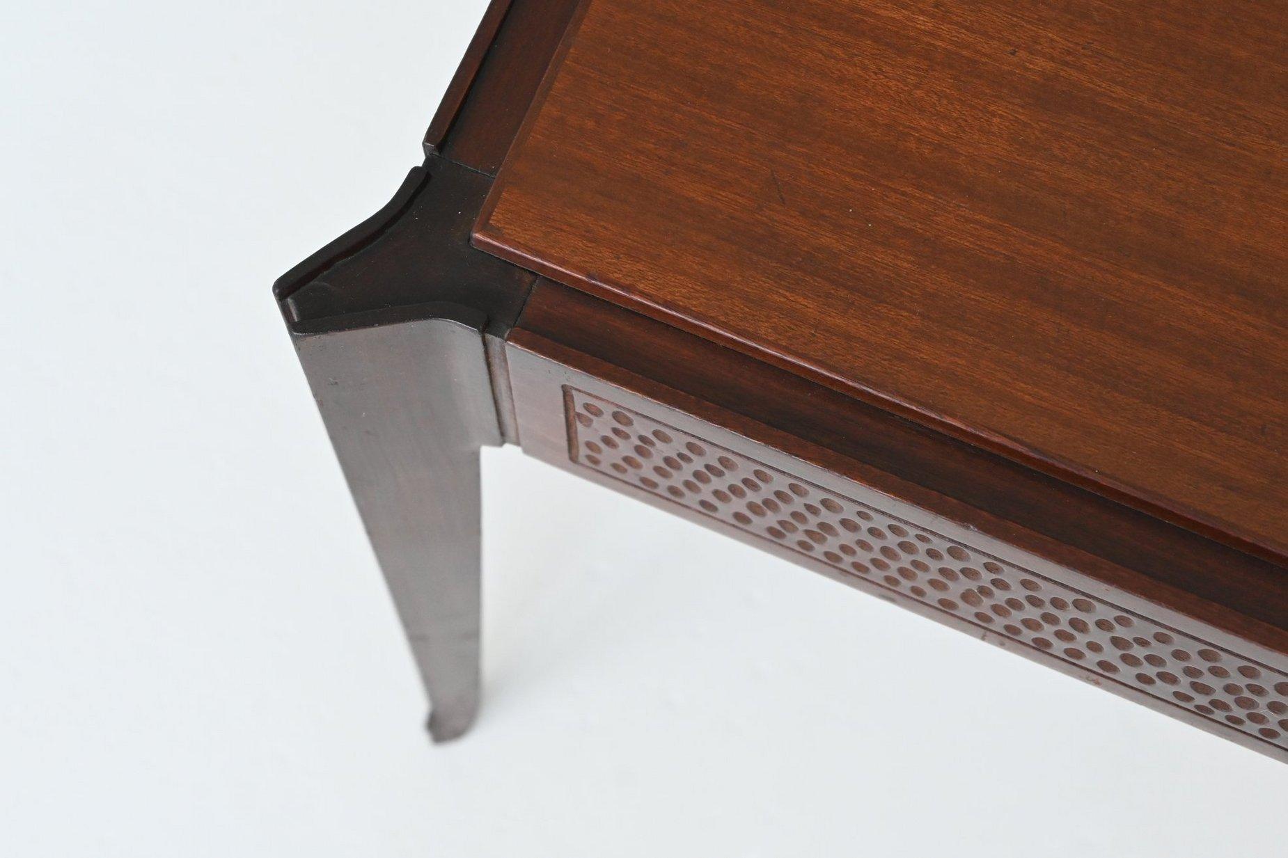 Vittorio Dassi style Italian coffee table in mahogany Italy 1960 For Sale 2
