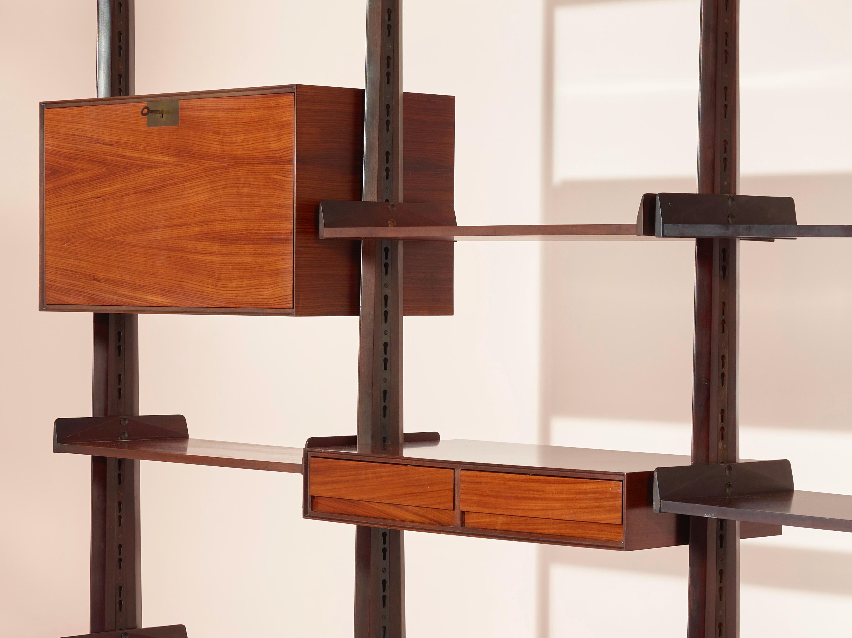 Mid-20th Century Vittorio Dassi Teak Wall Unit with Shelves and Storage Units, Italy, 1950s
