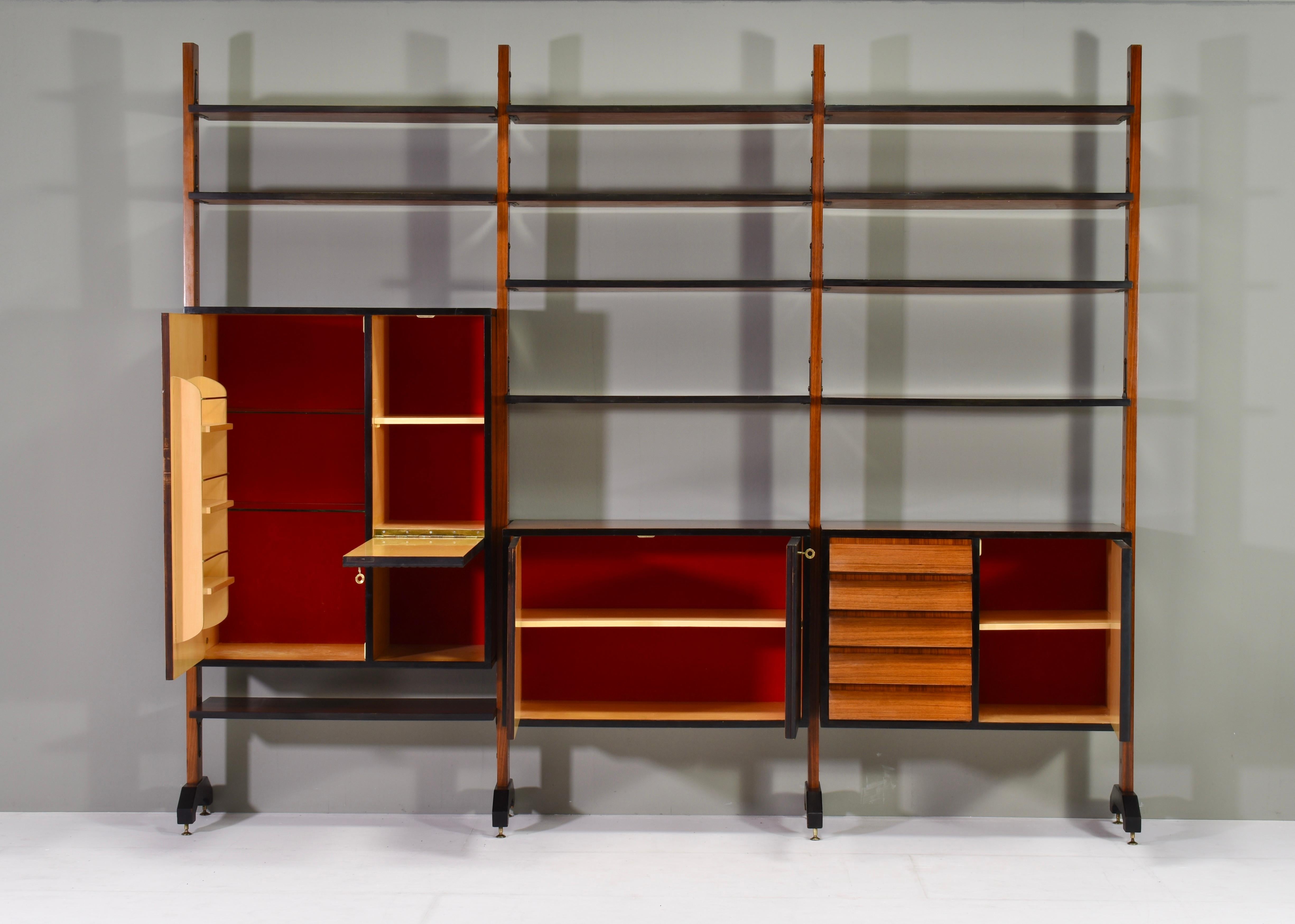 Mid-Century Modern Vittorio Dassi Wall Unit / Dry Bar for Permanente Mobili Cantù, Italy, 1950-60 For Sale