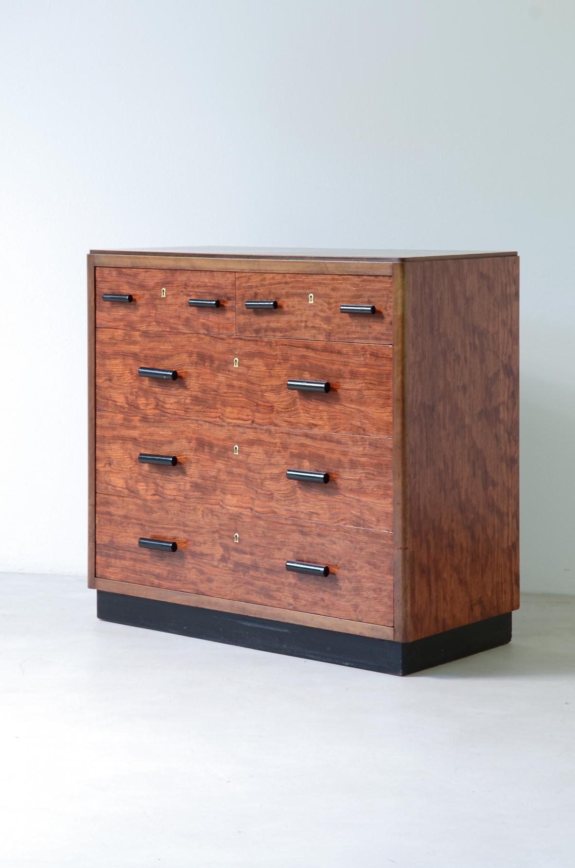 Art Deco Vittorio Ducrot, small chest of drawers in flamed oak For Sale