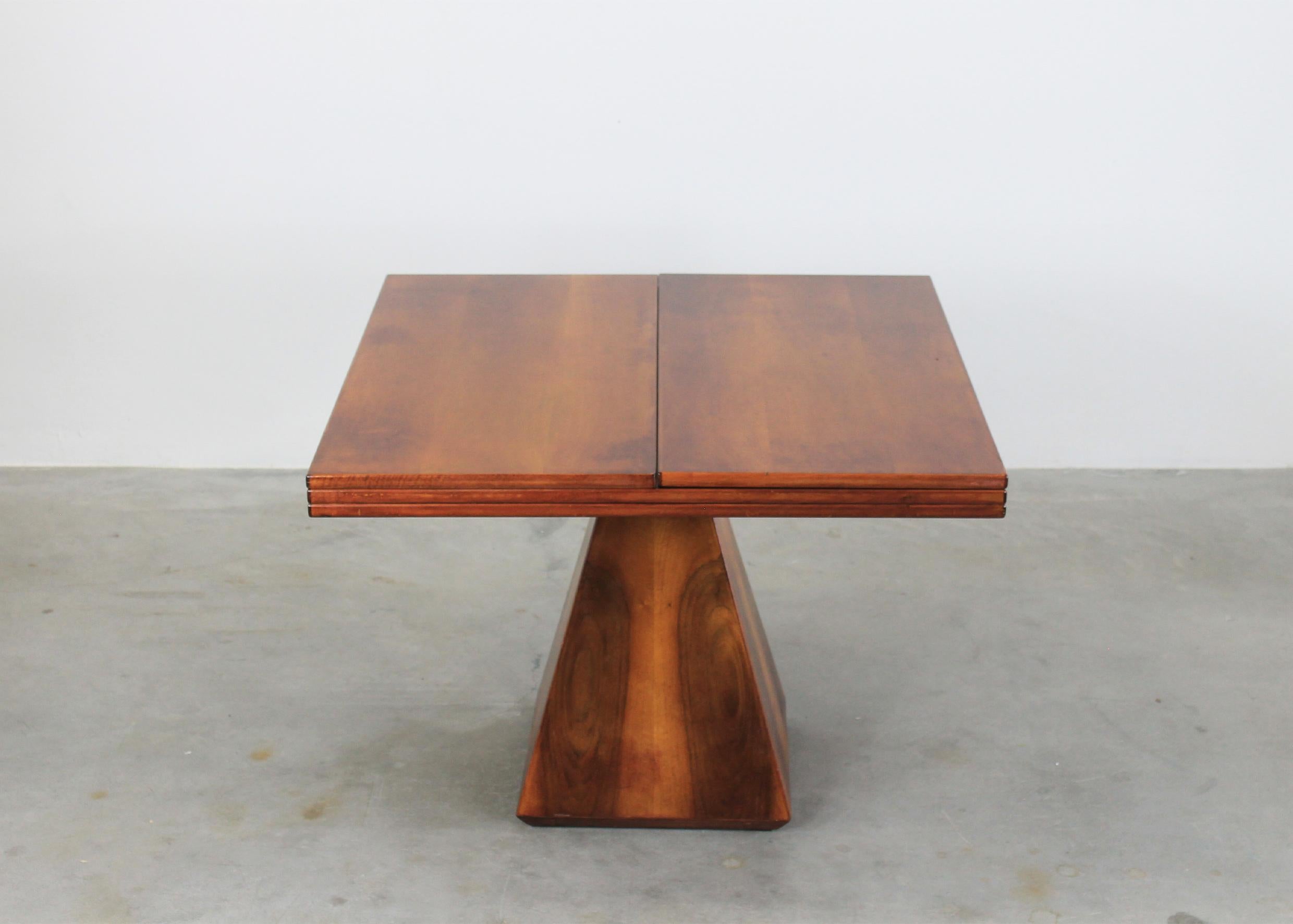 Mid-Century Modern Vittorio Introini Chelsea Extendable Table in Walnut Wood by Saporiti 1960s For Sale