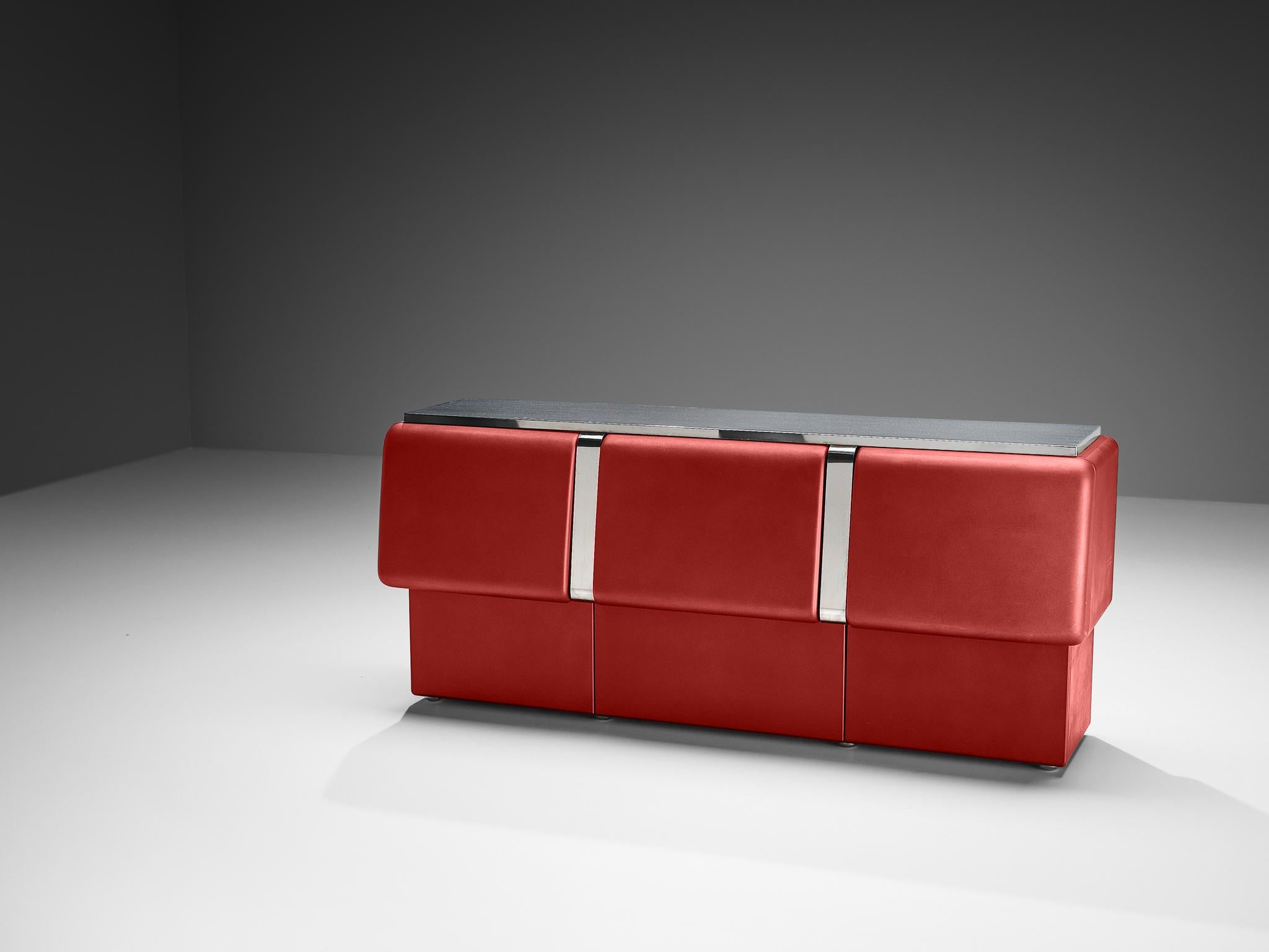 Vittorio Introini for Saporiti, sideboard 'Colby', lacquered wood, chrome-plated metal, Italy, 1975

Impressive modern sideboard designed by Vittorio Introini for the Italian manufacturer Saporiti in 1975. This versatile piece has a bulky yet sleek