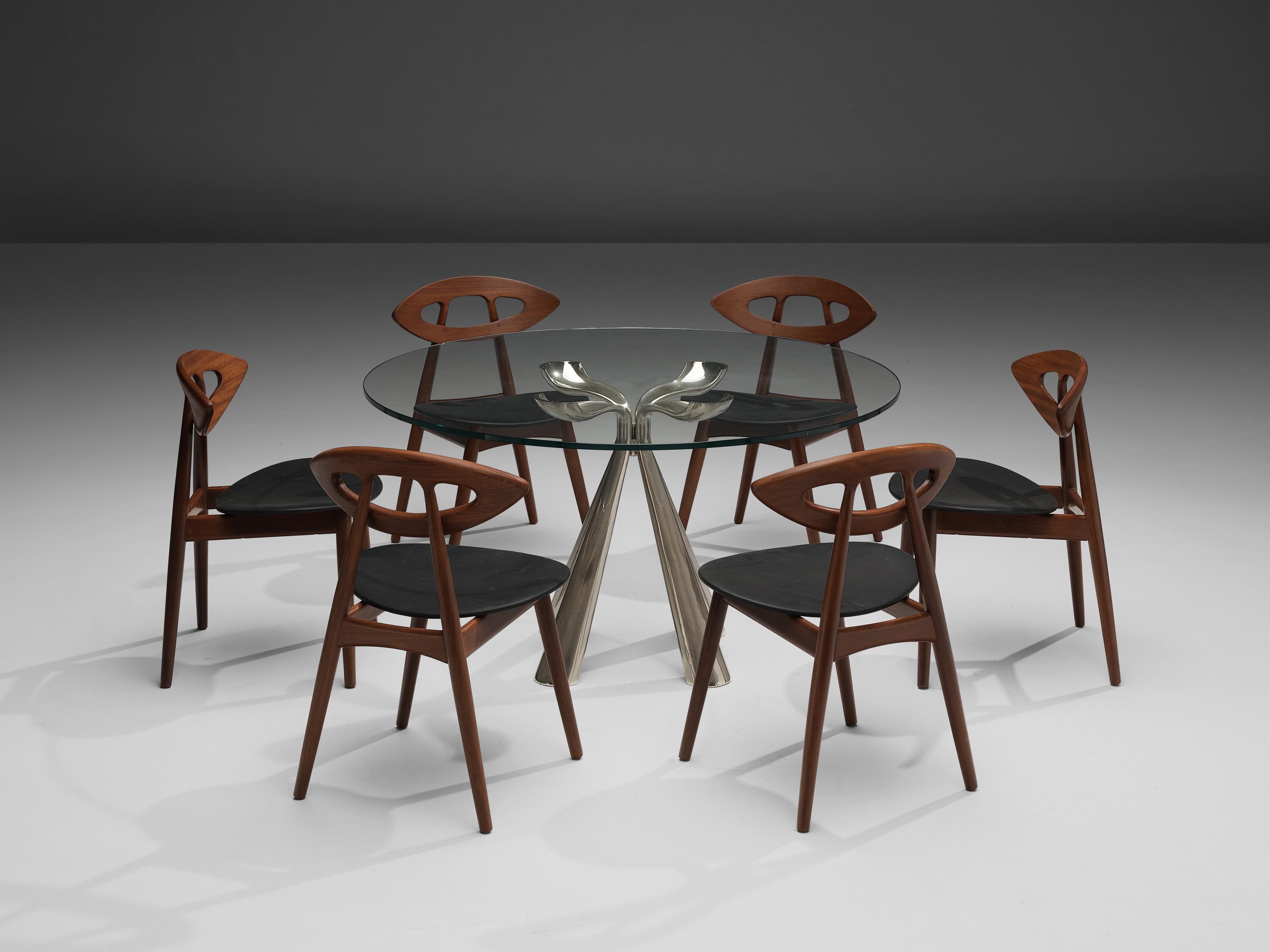 Ejvind A. Johansson for Ivan Gern Møbelfabrik, set of six dining chairs model 84 'Eye,' teak, black leather, Denmark, design 1961, production 1970s
Wonderful and exclusive set of six ‘Eye’ chairs by Danish designer Ejvind Johansson. Characteristic