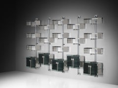 Vittorio Introini per Proposals Set di cinque librerie a muro modulari in metallo