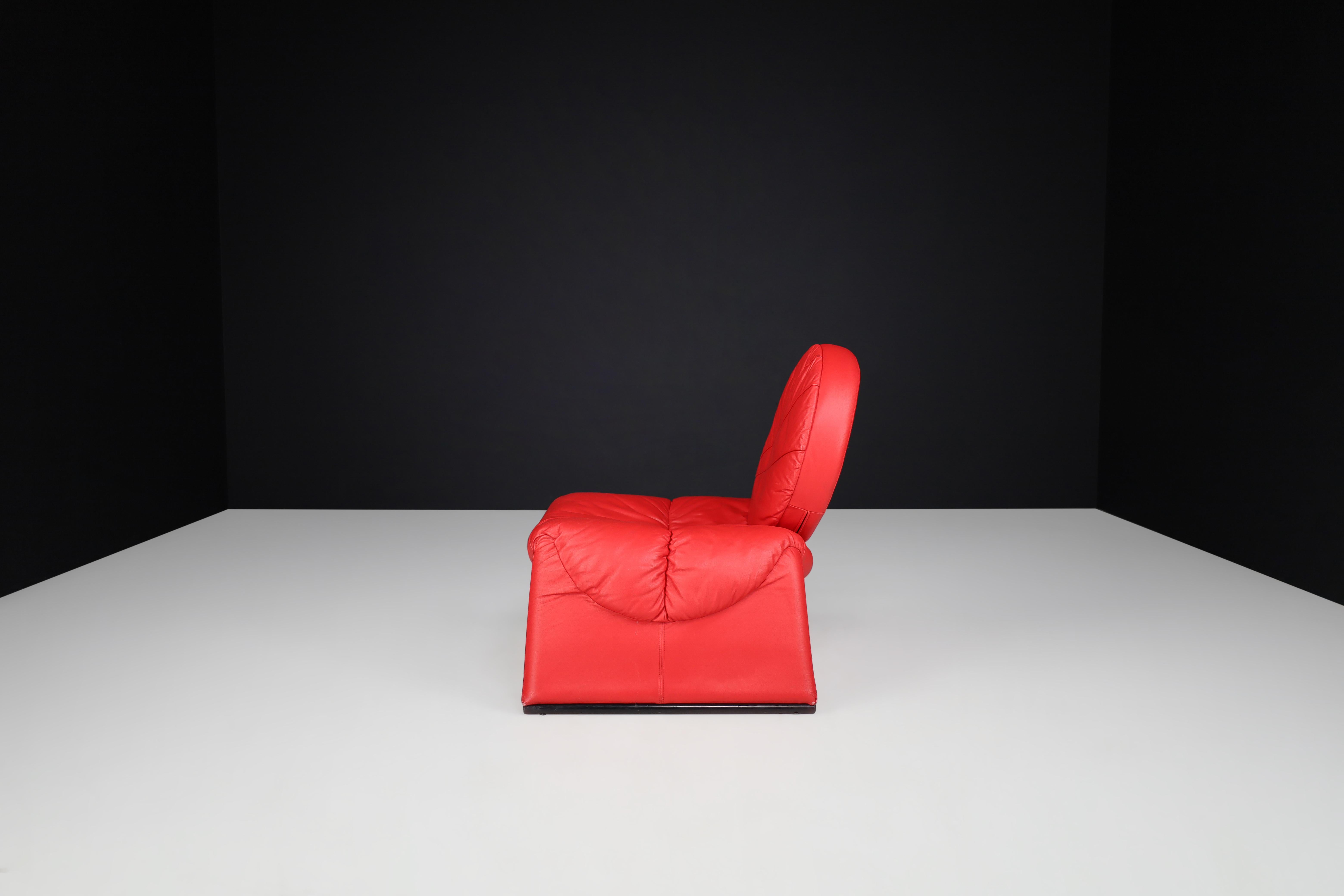 Vittorio Introini for Saporiti Italia Red Leather Lounge Chair, Italy, 1980s For Sale 2