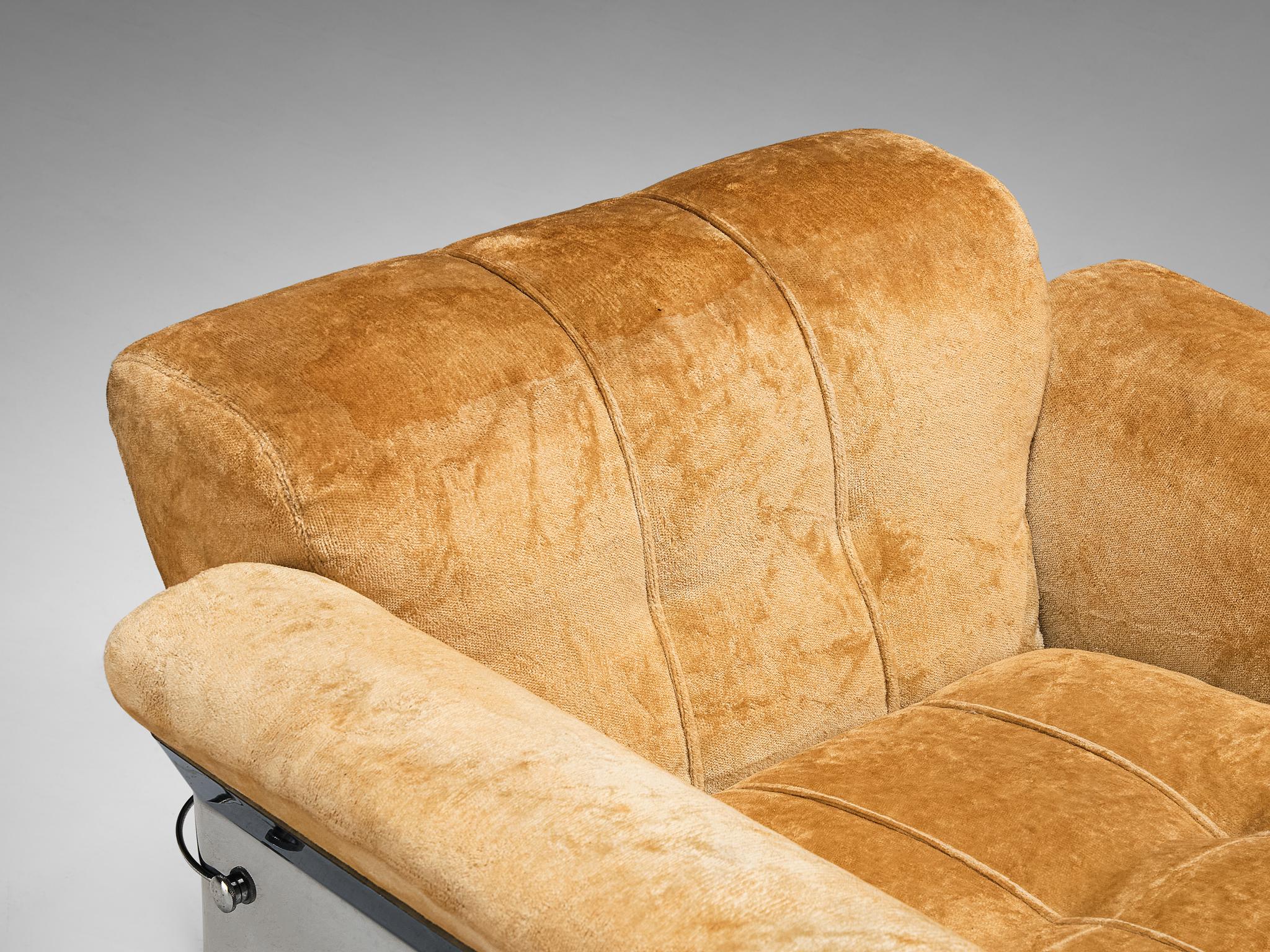 Post-Modern Vittorio Introini for Saporiti 'Larissa' Lounge Chair in Velvet  For Sale