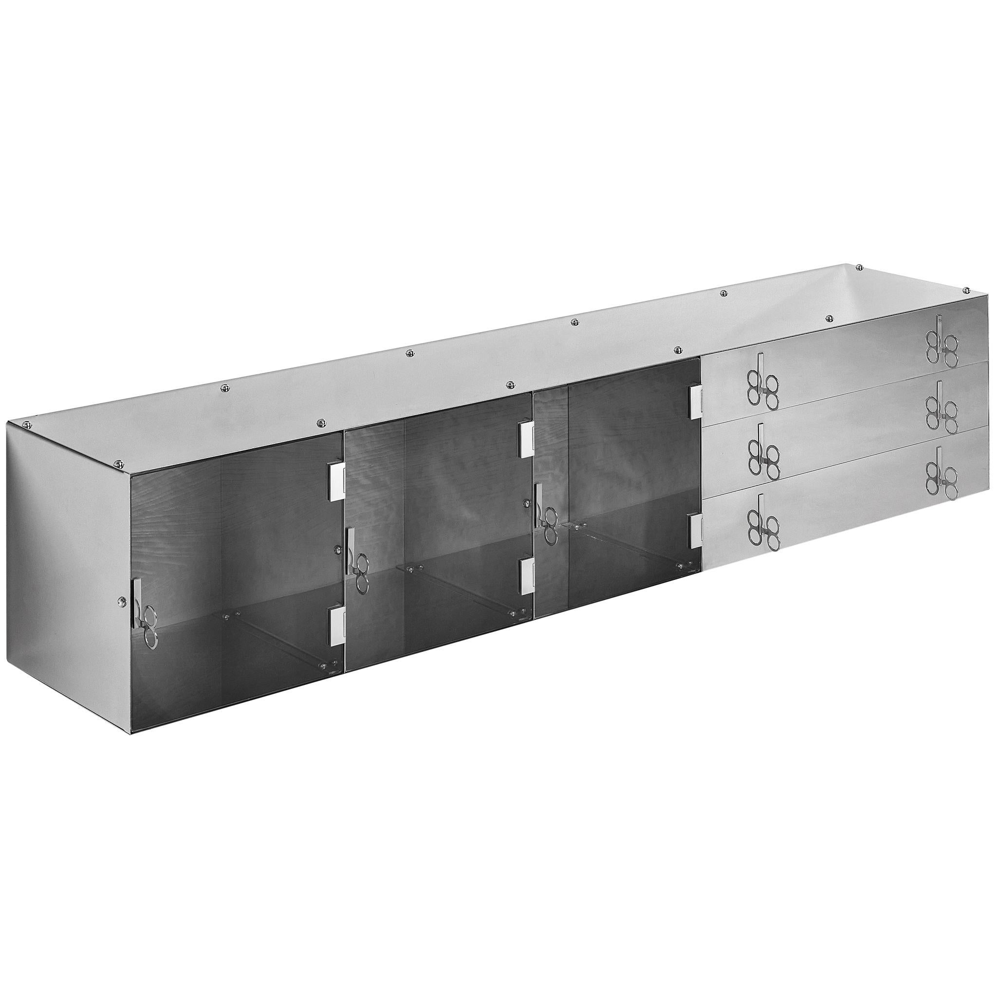 Vittorio Introini for Saporiti Mirrored Sideboard in Polished Aluminum and Glass For Sale