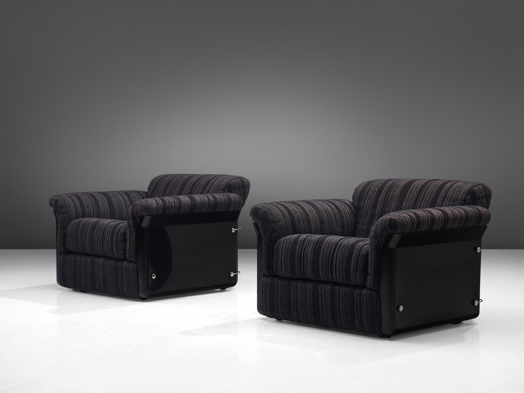 Italian Vittorio Introini for Saporiti Pair of 'Larissa' Lounge Chairs