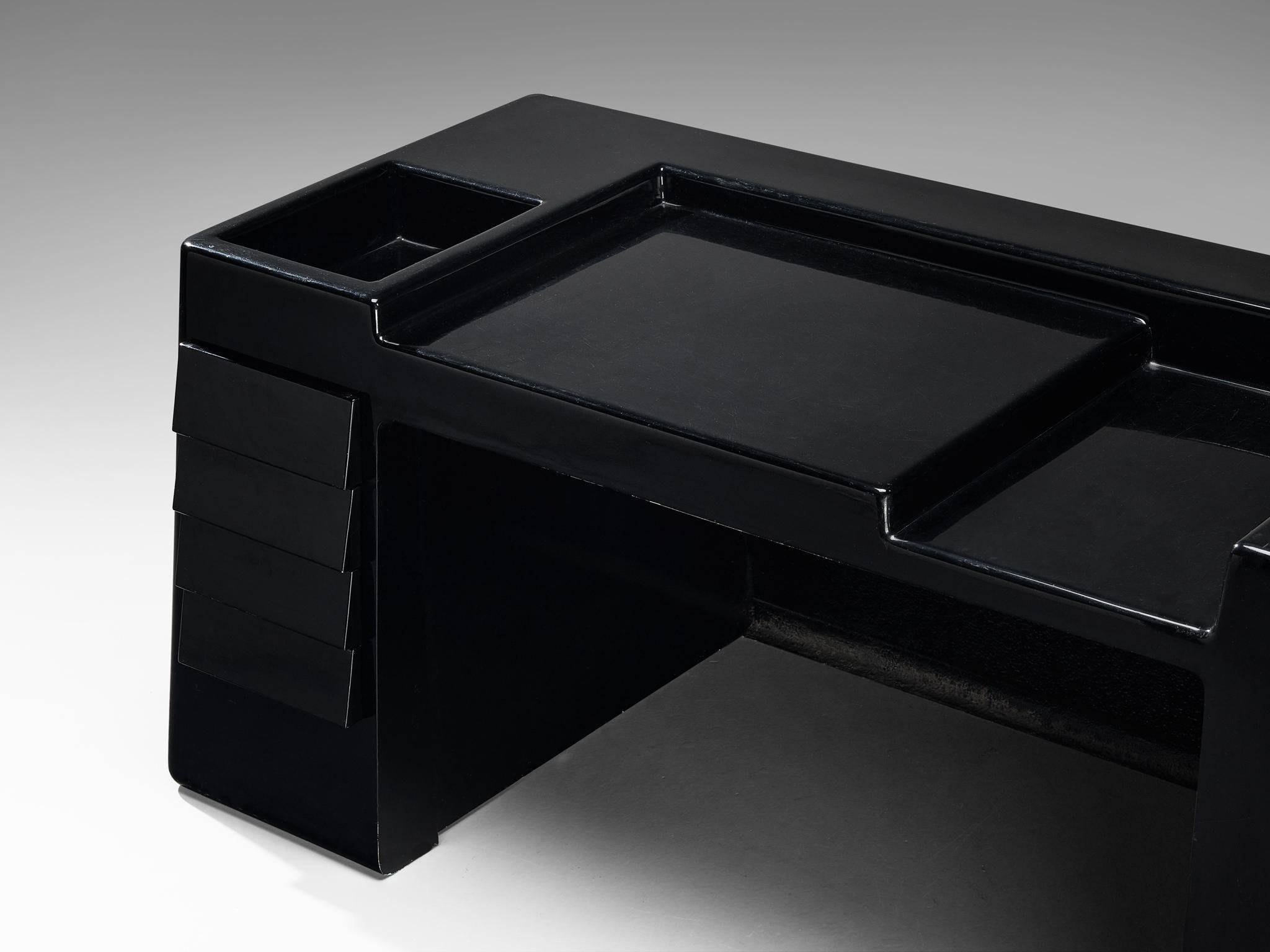 Vittorio Introini for Saporiti Rare Sculptural Desk in Black Fiberglass 1