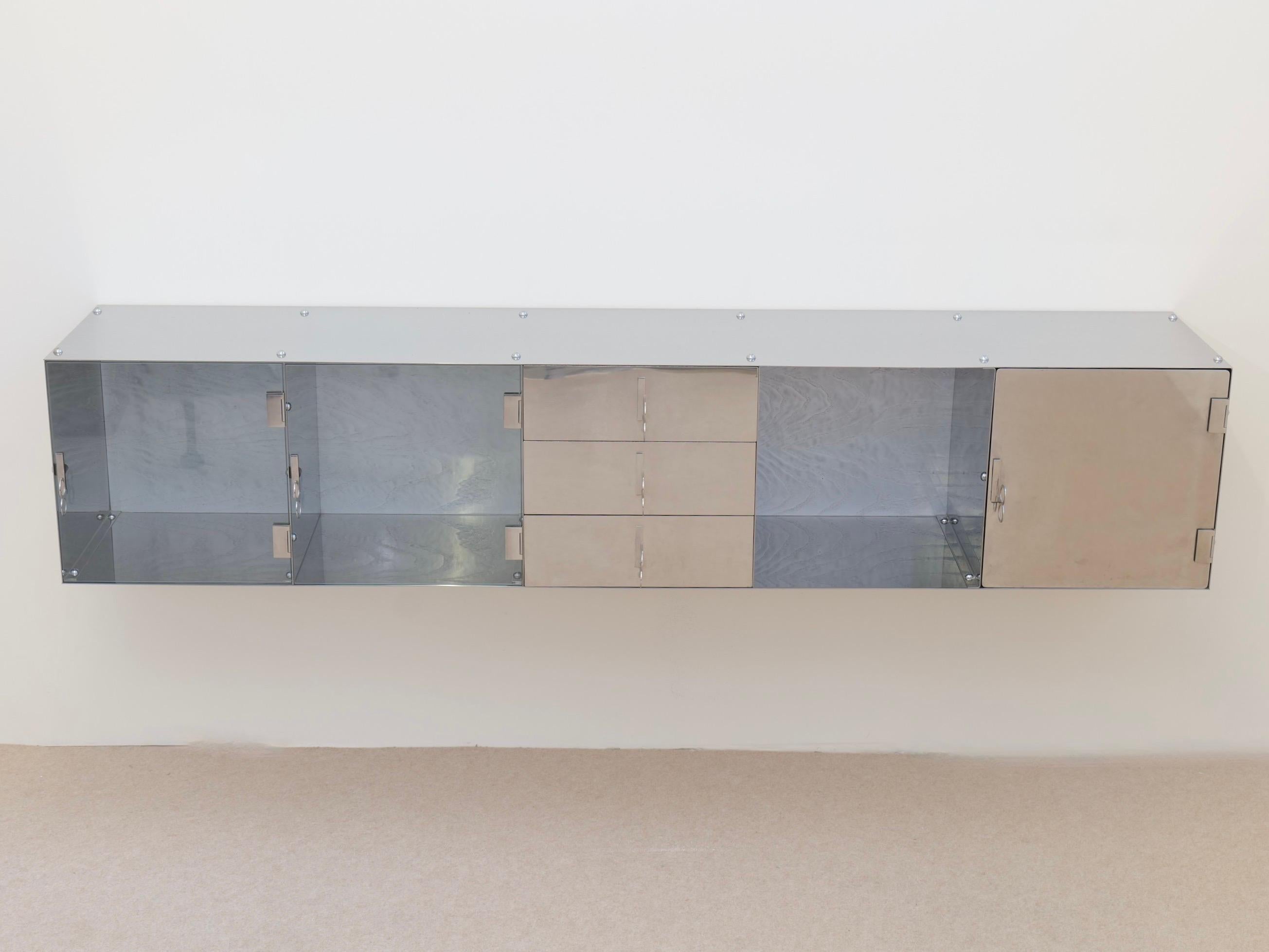 Vittorio Introini for Saporiti wall mounted sideboard - 1970s For Sale 2