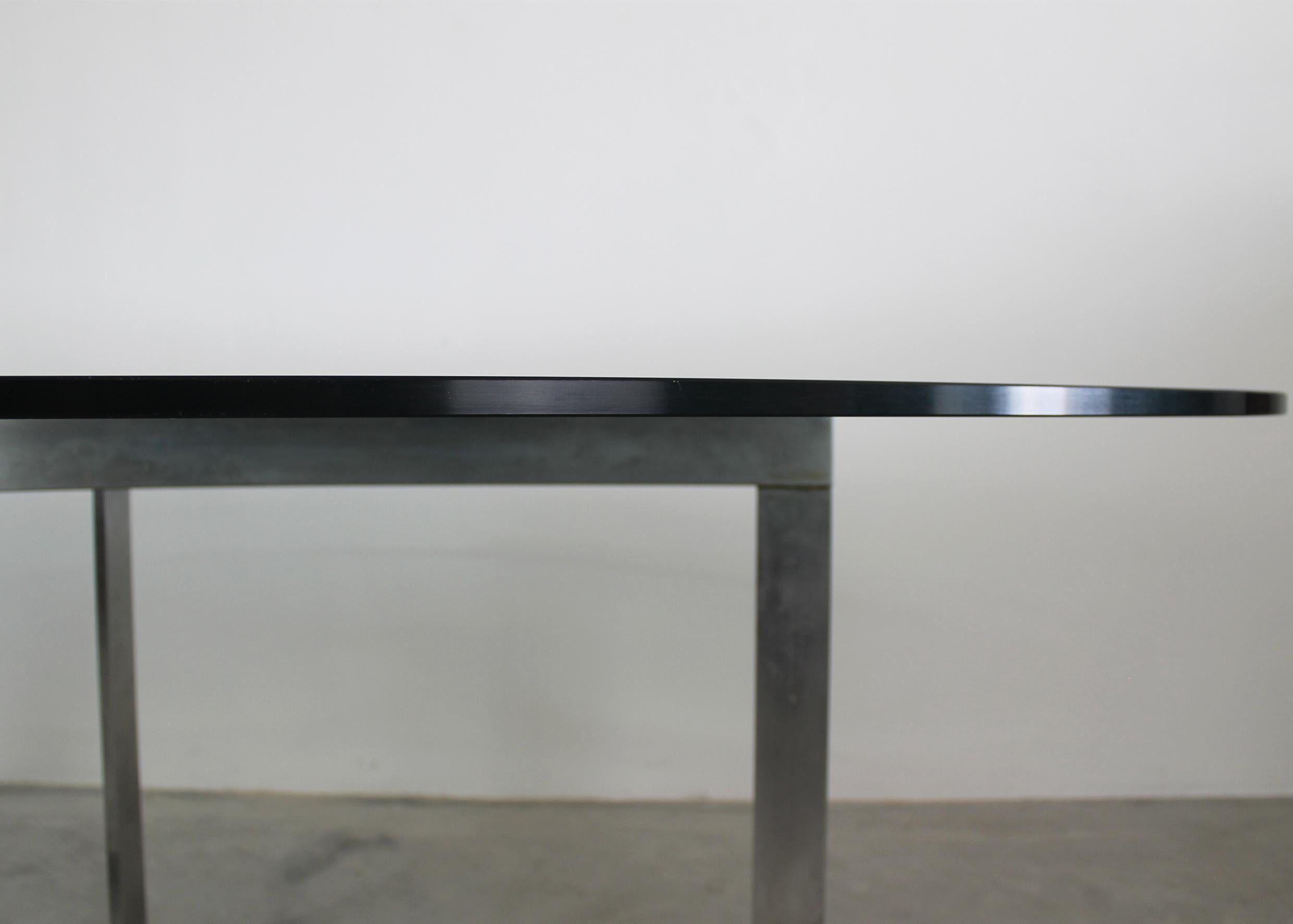 Italian Vittorio Introini Oval Shaped Dining Table in Steel ang Glass by Saporiti 1970s For Sale