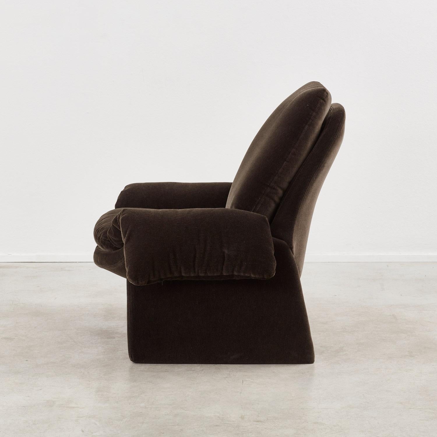Vittorio Introini P60 chair & ottoman for Saporiti, Italy 1970s. 9