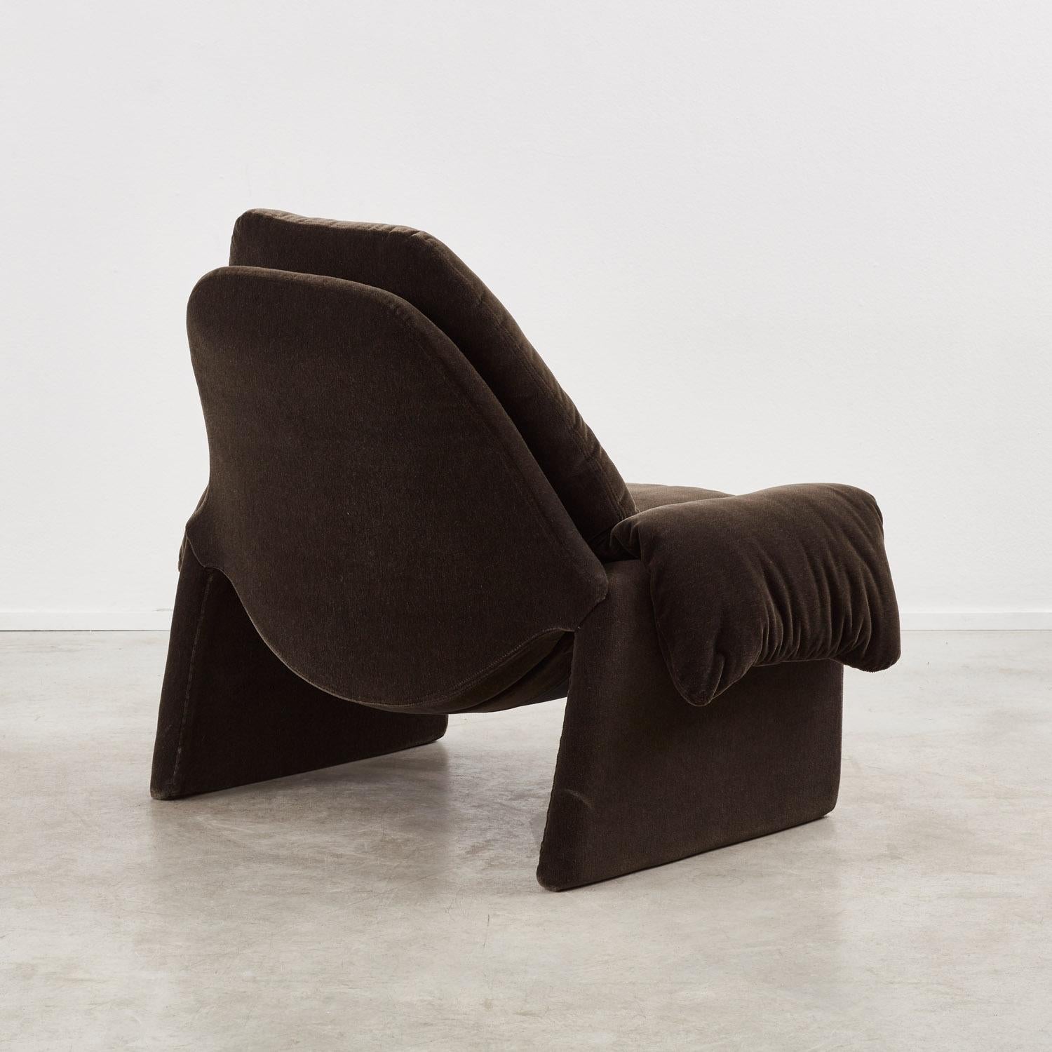Vittorio Introini P60 chair & ottoman for Saporiti, Italy 1970s. 11