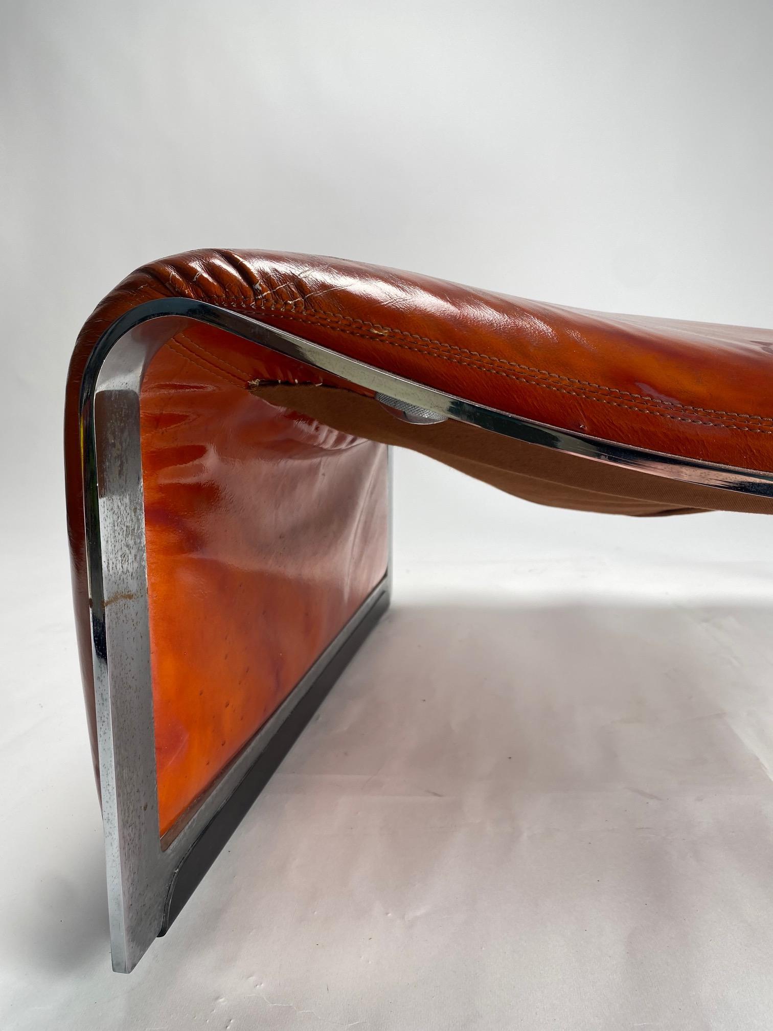 Vittorio Introini  Paire de fauteuils en métal chromé et cuir pour Saporiti en vente 5