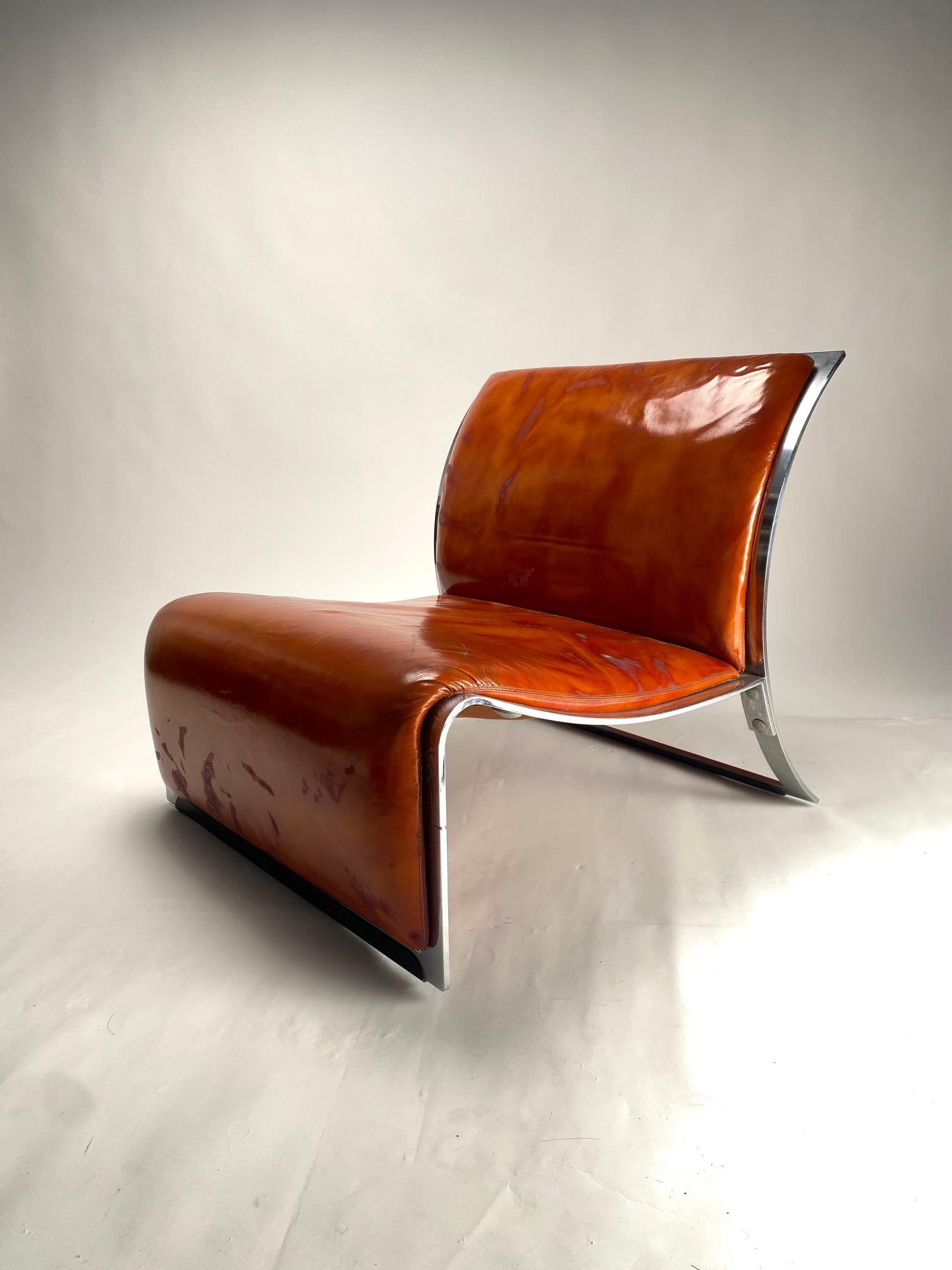 Vittorio Introini

Paire de fauteuils en métal chromé et cuir, pour Saporiti,  Italie 1965.

Mesures : 67,00 x 72,00 x 75,00 cm