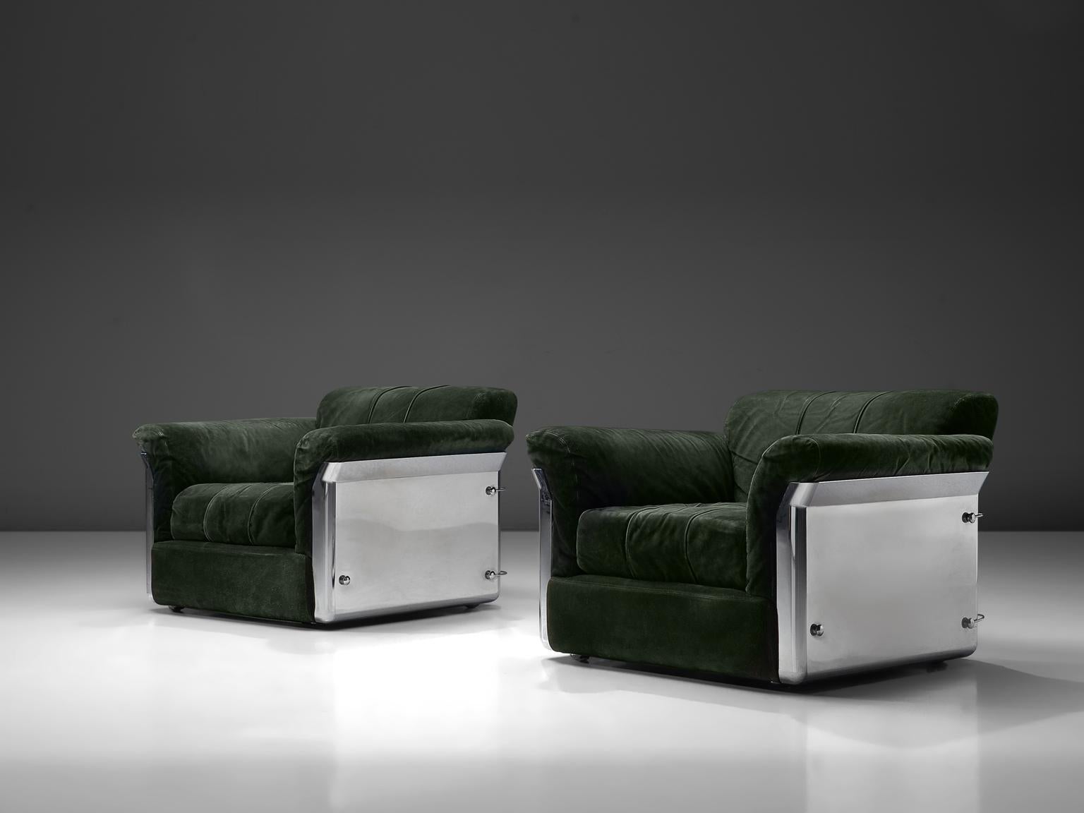 Vittorio Introini for Saporiti, pair of lounge chairs, in suede and chrome, Italy,1969 

This set of two lounge chairs is designed by Vittorio Introini and produced by Saporiti in chrome and dar green upholstery. The lounge chairs feature a steel