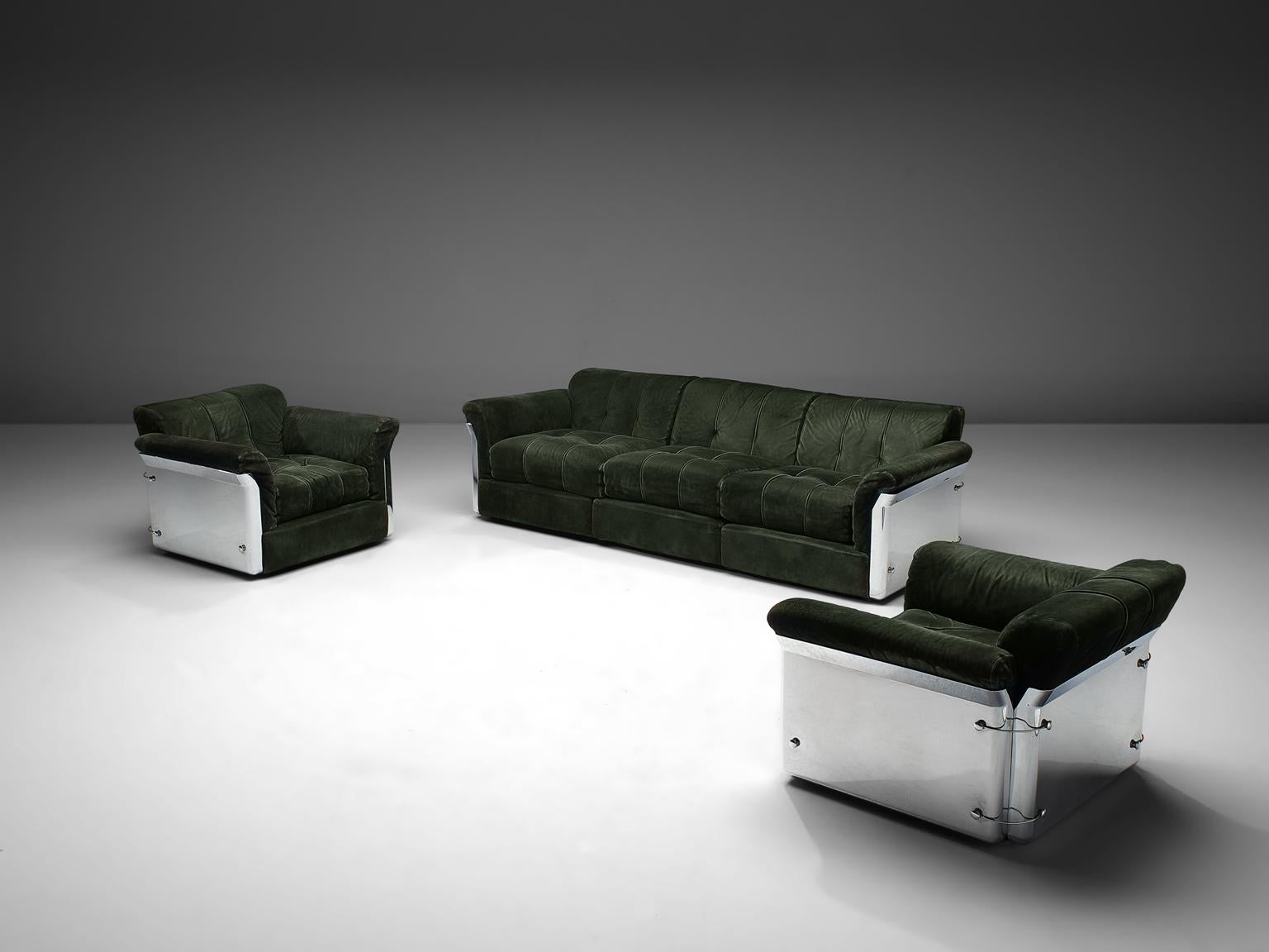Vittorio Introini for Saporiti, three-seat sofa and two lounge chaird, navy suede fabric and chrome, Italy, 1969.

This living room set s is designed by Vittorio Introini and produced by Saporiti in chrome and dark green upholstery. The pieces