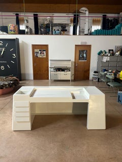 Vittorio Introini Raro Escritorio escultórico de fibra de vidrio para Saporiti Italia