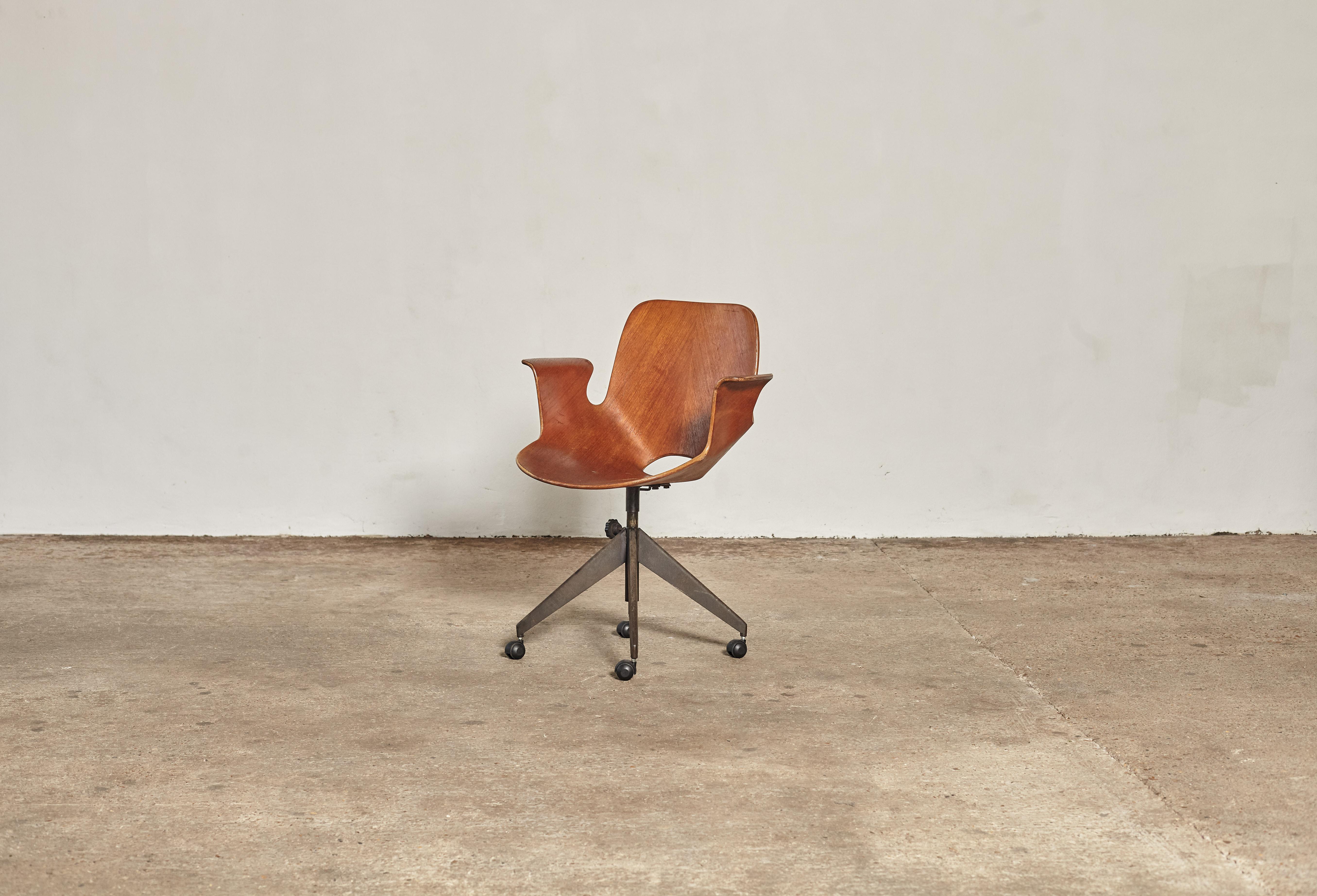 An original Vittorio Nobili Medea office or desk chair with rare swivel base, for Fratelli Tagliabue, Italy, 1950s. In original condition. Unmarked. This version has had later wheels added to the base that could be removed.    Fast shipping