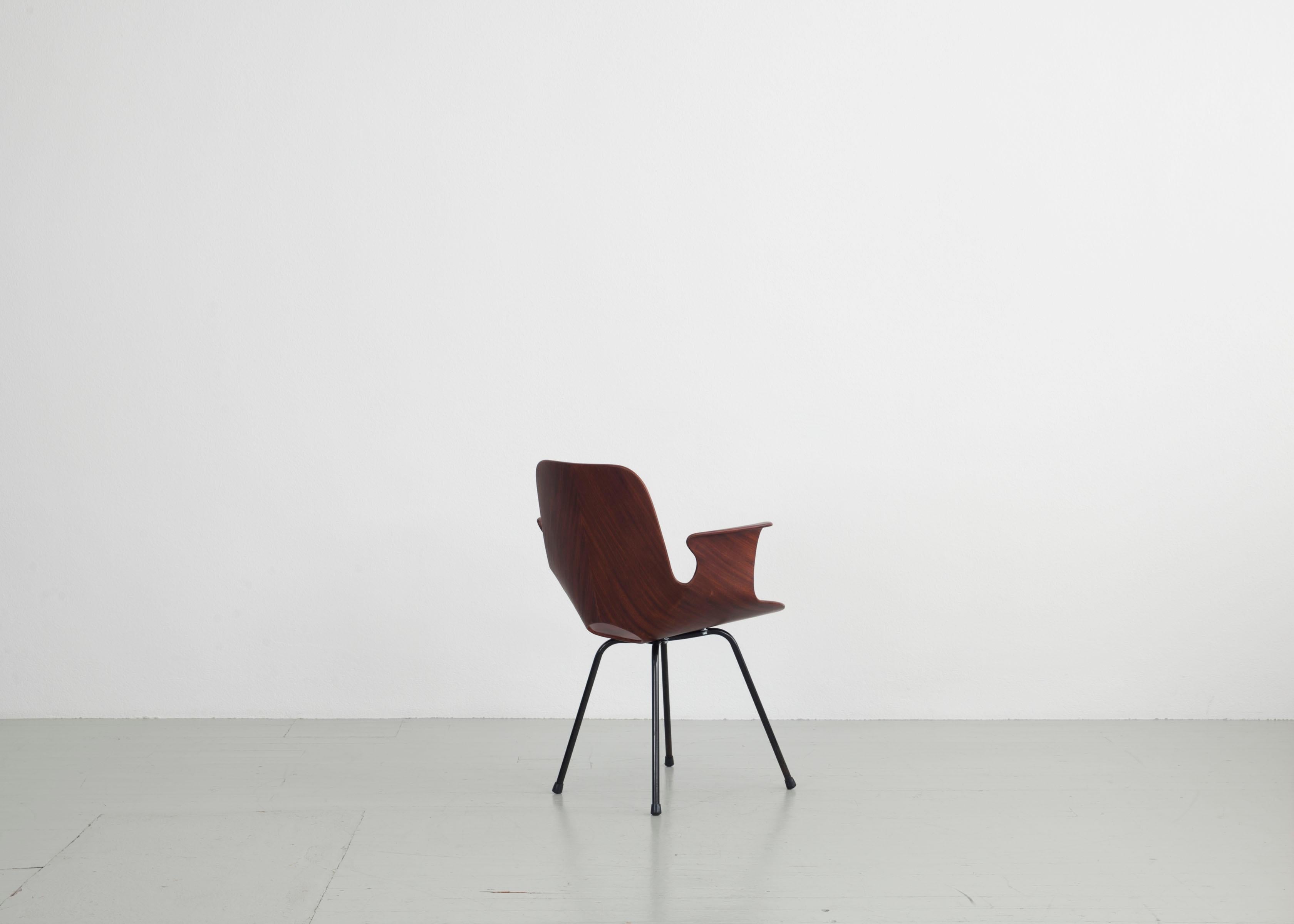 Mid-Century moderno Vittorio Nobili Poltrona italiana in legno 