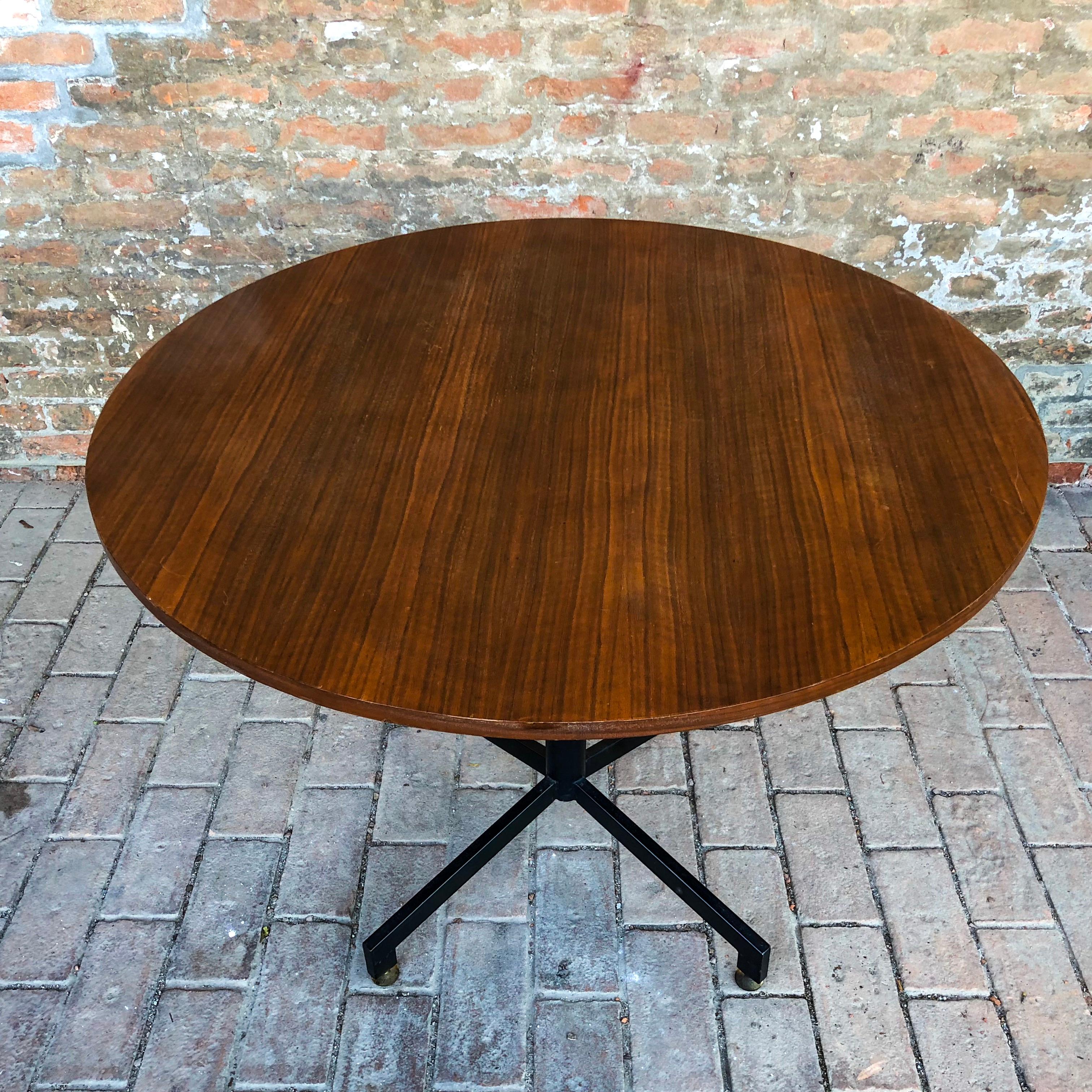 Laccato Vittorio Nobiliis Tavolo Medea in teak di metà secolo, 1956