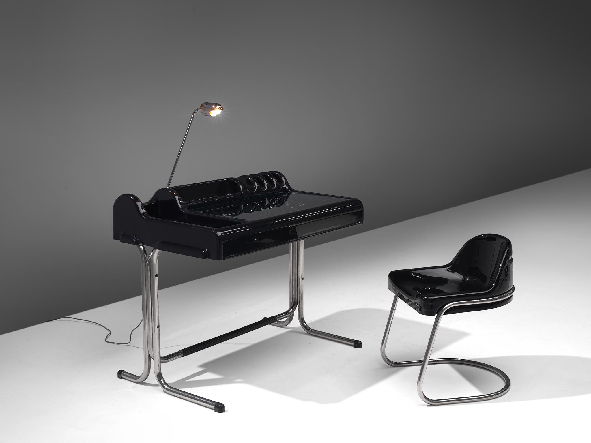 Vittorio Parigi & Nani Prina, 'Orix' desk with chair, polyester and chromed steel, Italy, 1970

Postmodern 'Orix' writing desk with chair designed by Vittorio Parigi and Nani Prina. The set is executed in chromed tubular steel and the top and seat