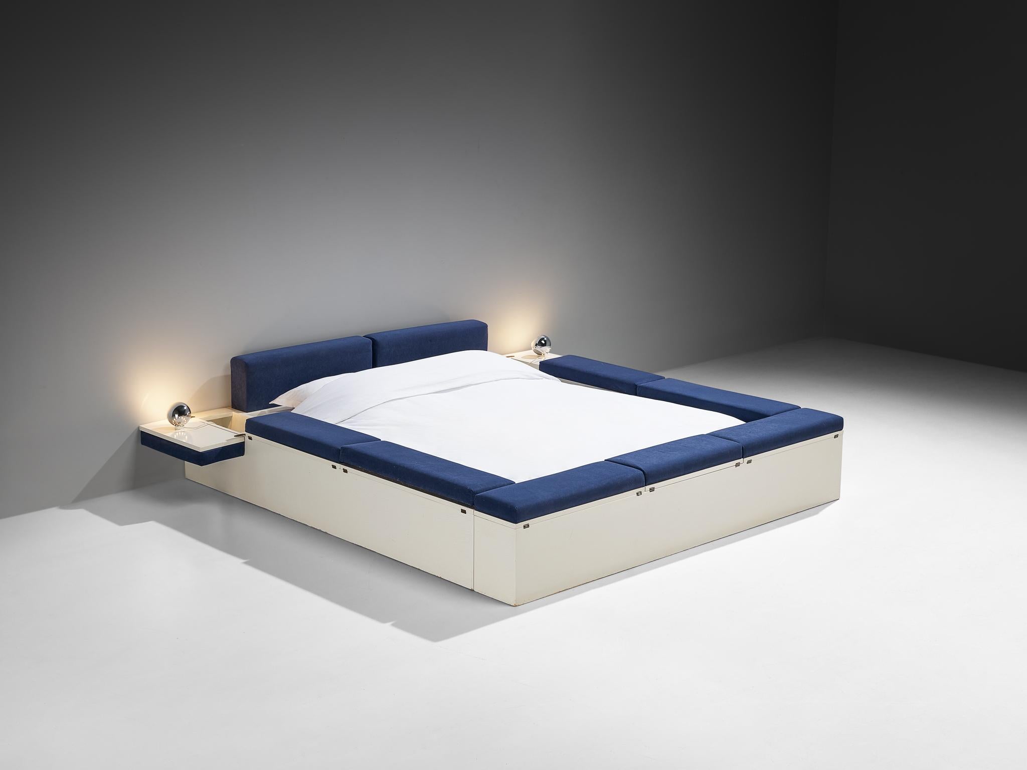 Vittorio Rossi and Luciano Bertoncini for Cjfra, 'Zattera' bed, fabric, lacquered wood, brass, chrome-plated steel, Italy, 1970s

This extraordinary bed, created through the collaboration of Vittorio Rossi and Luciano Bertoncini, captures the