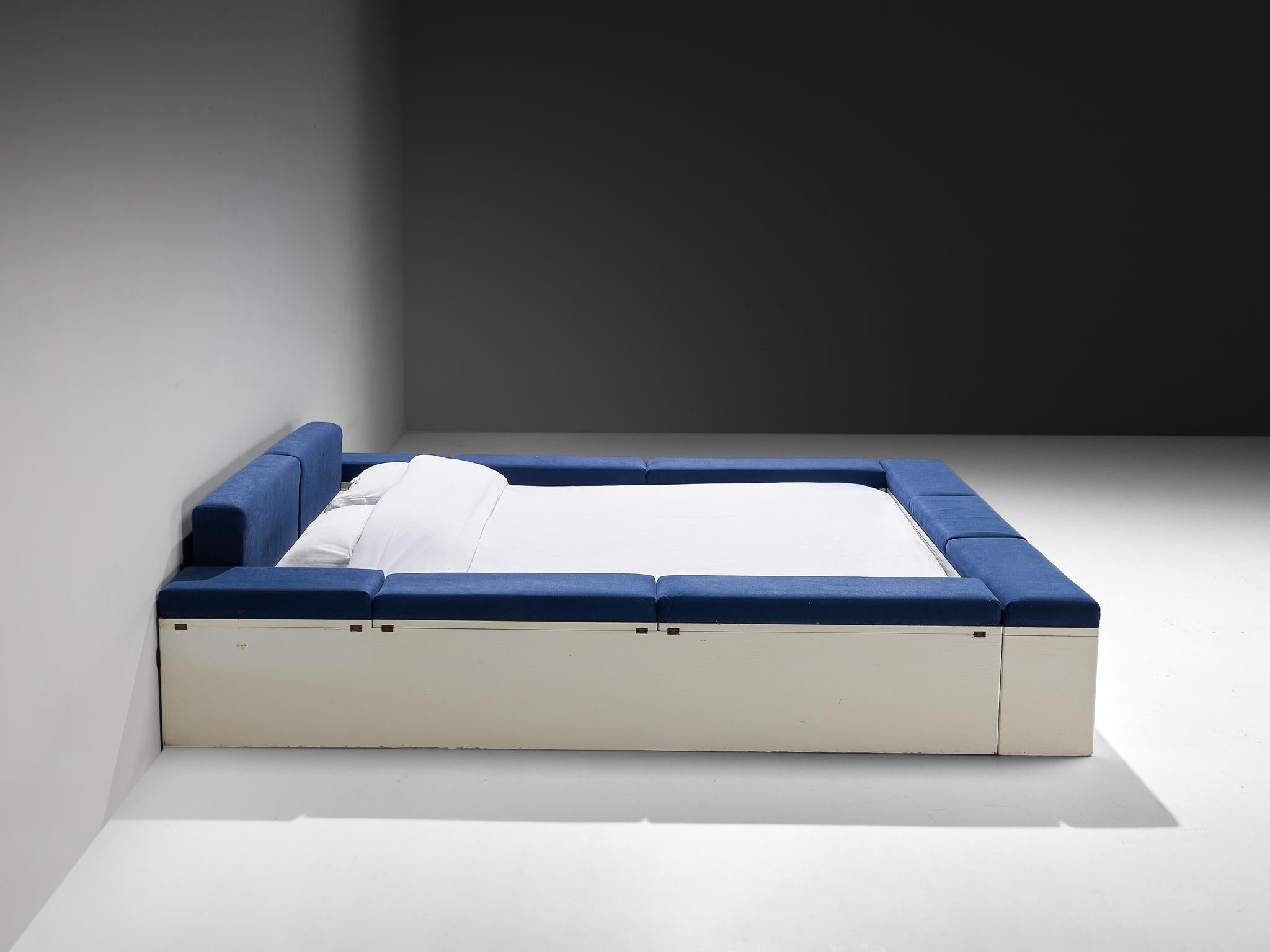 Vittorio Rossi and Luciano Bertoncini for Cjfra 'Zattera' Bed In Good Condition For Sale In Waalwijk, NL